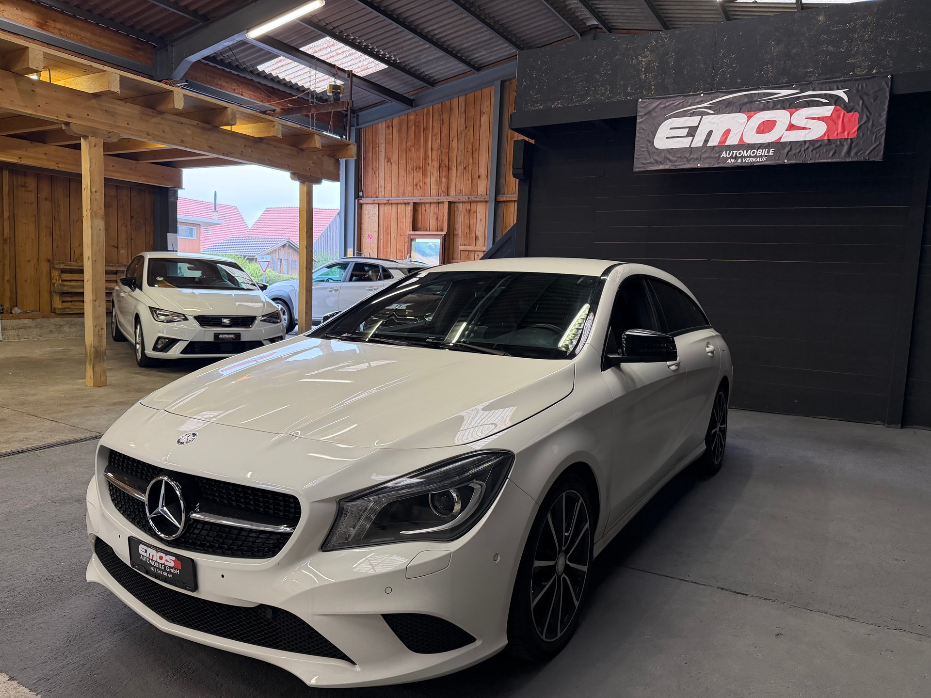 MERCEDES-BENZ CLA Shooting Brake 200 d-image-2