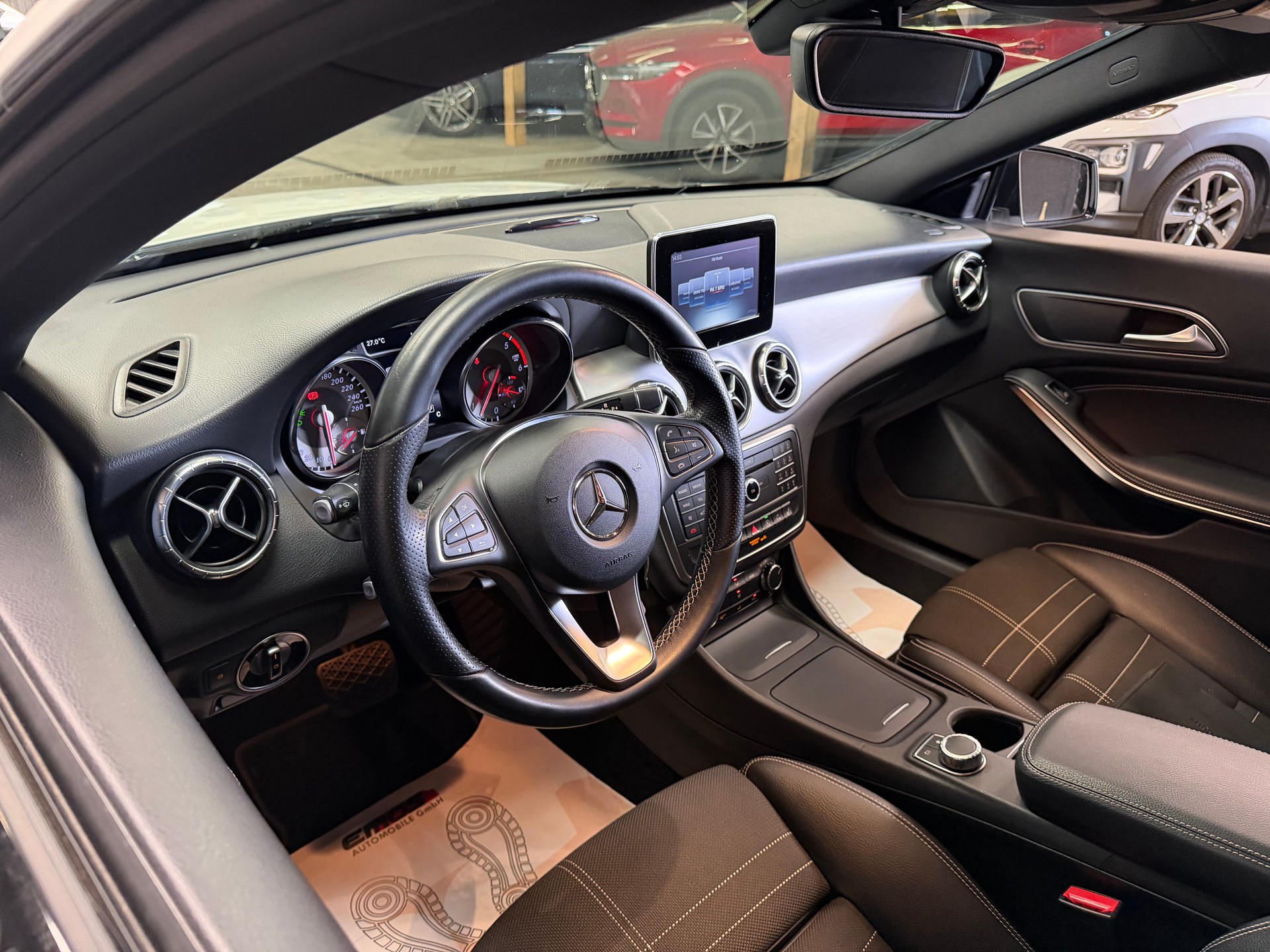 MERCEDES-BENZ CLA Shooting Brake 200 d-image-9