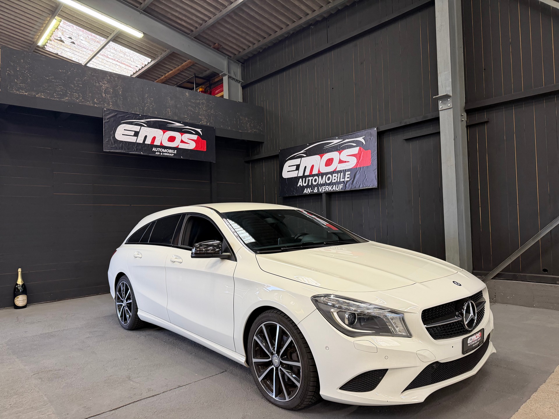 MERCEDES-BENZ CLA Shooting Brake 200 d-image-0