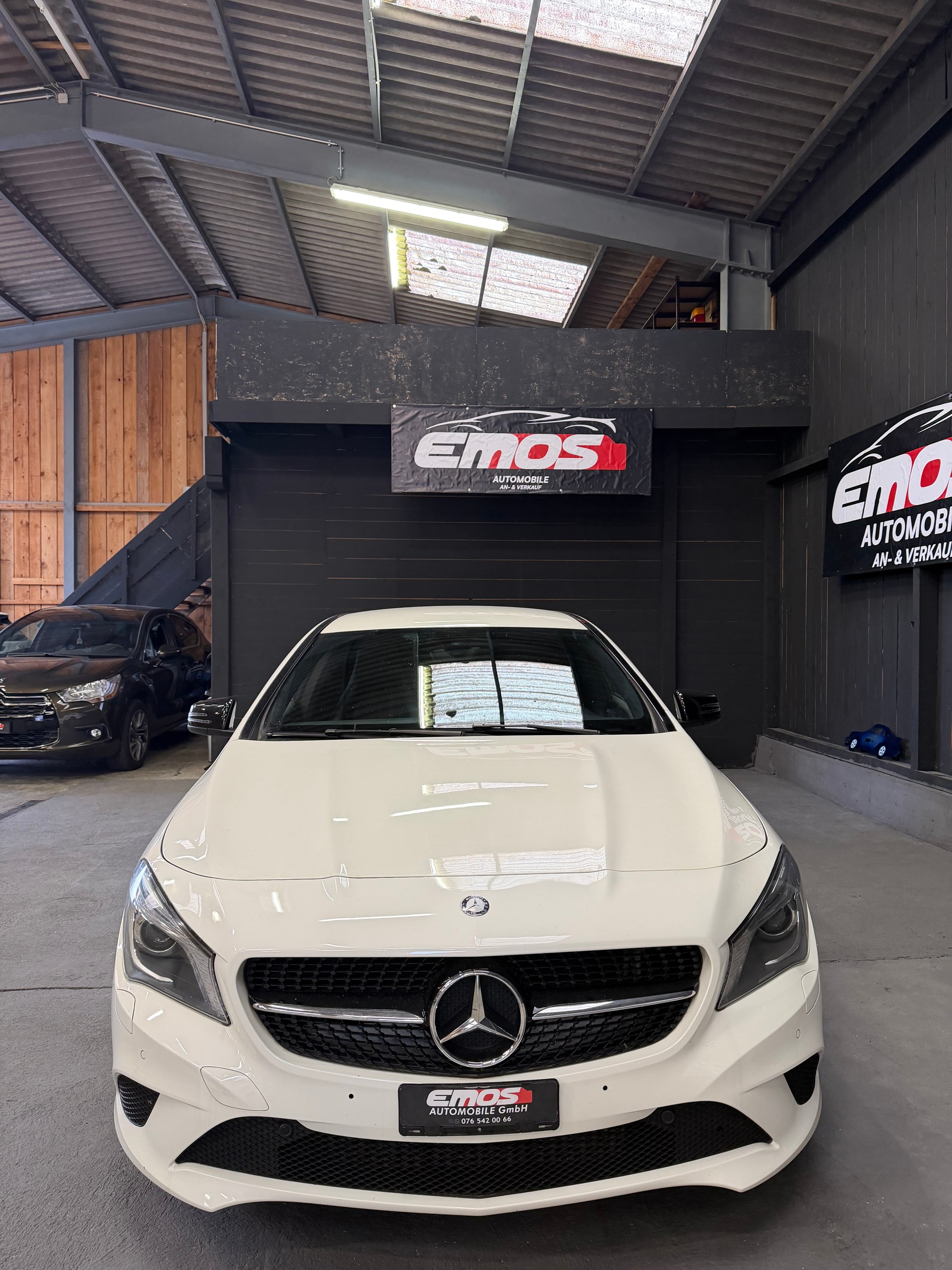 MERCEDES-BENZ CLA Shooting Brake 200 d-image-1