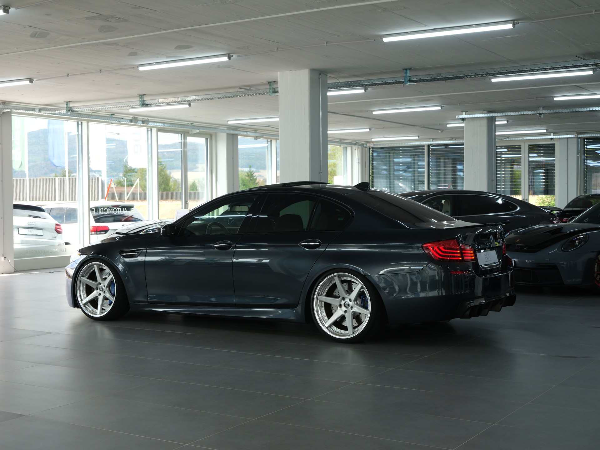 BMW M5 Drivelogic *Harman & Kardon* *GRAIL Abgassanlage* *Rückfahrkamera*-image-17