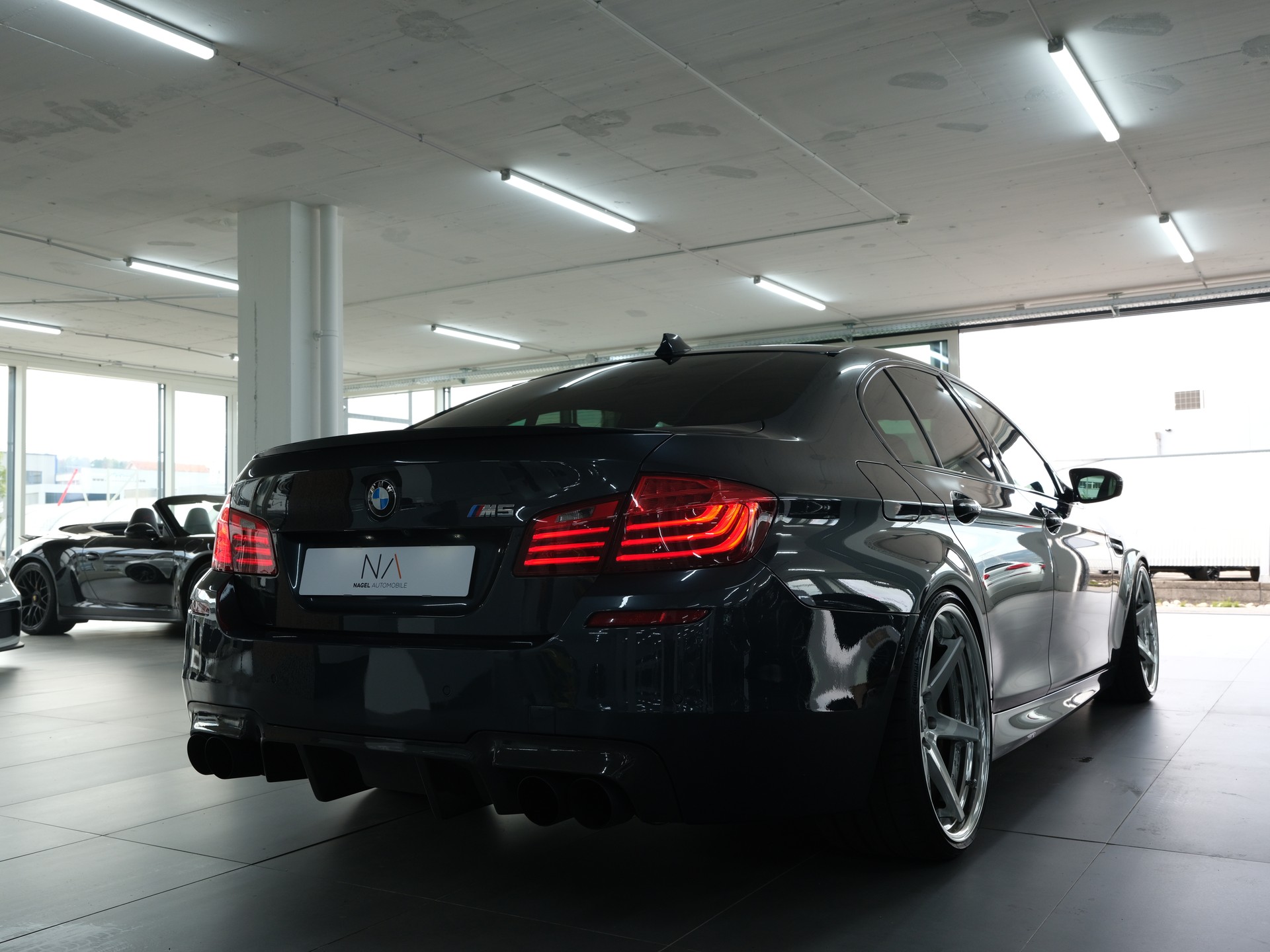 BMW M5 Drivelogic *Harman & Kardon* *GRAIL Abgassanlage* *Rückfahrkamera*-image-2