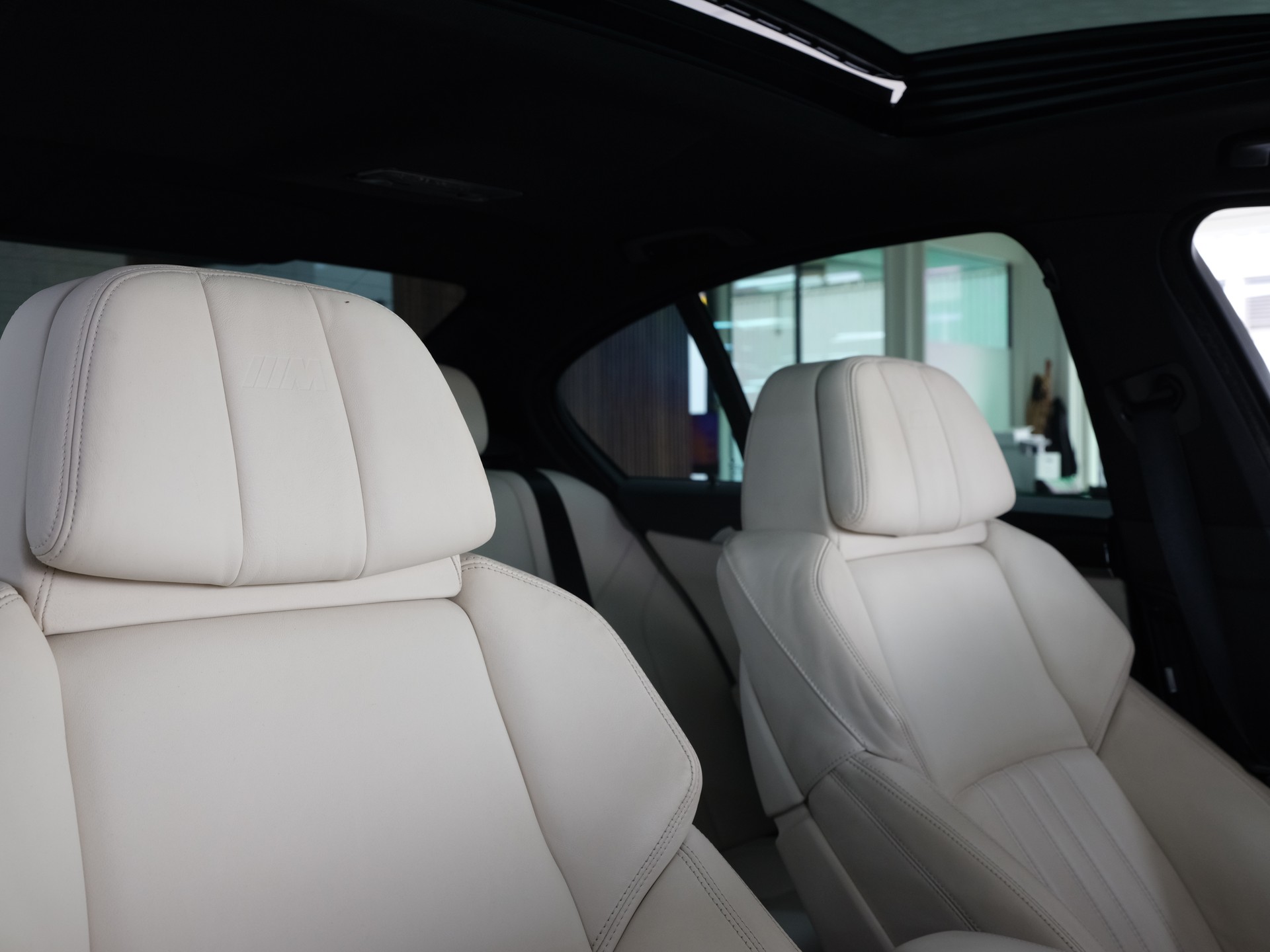 BMW M5 Drivelogic *Harman & Kardon* *GRAIL Abgassanlage* *Rückfahrkamera*-image-32
