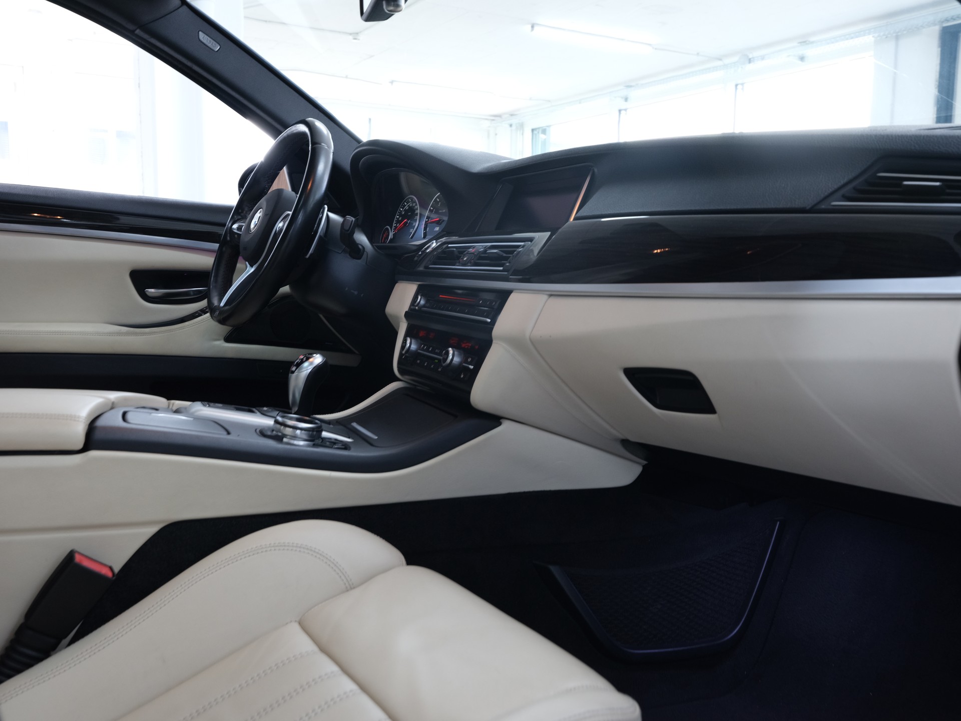 BMW M5 Drivelogic *Harman & Kardon* *GRAIL Abgassanlage* *Rückfahrkamera*-image-31