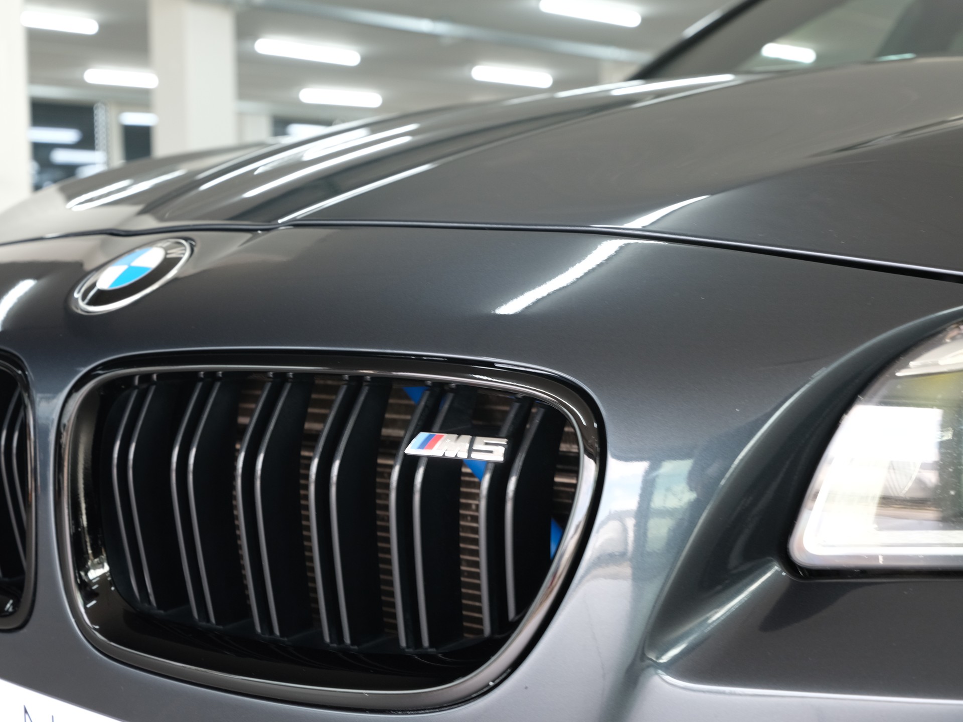 BMW M5 Drivelogic *Harman & Kardon* *GRAIL Abgassanlage* *Rückfahrkamera*-image-10