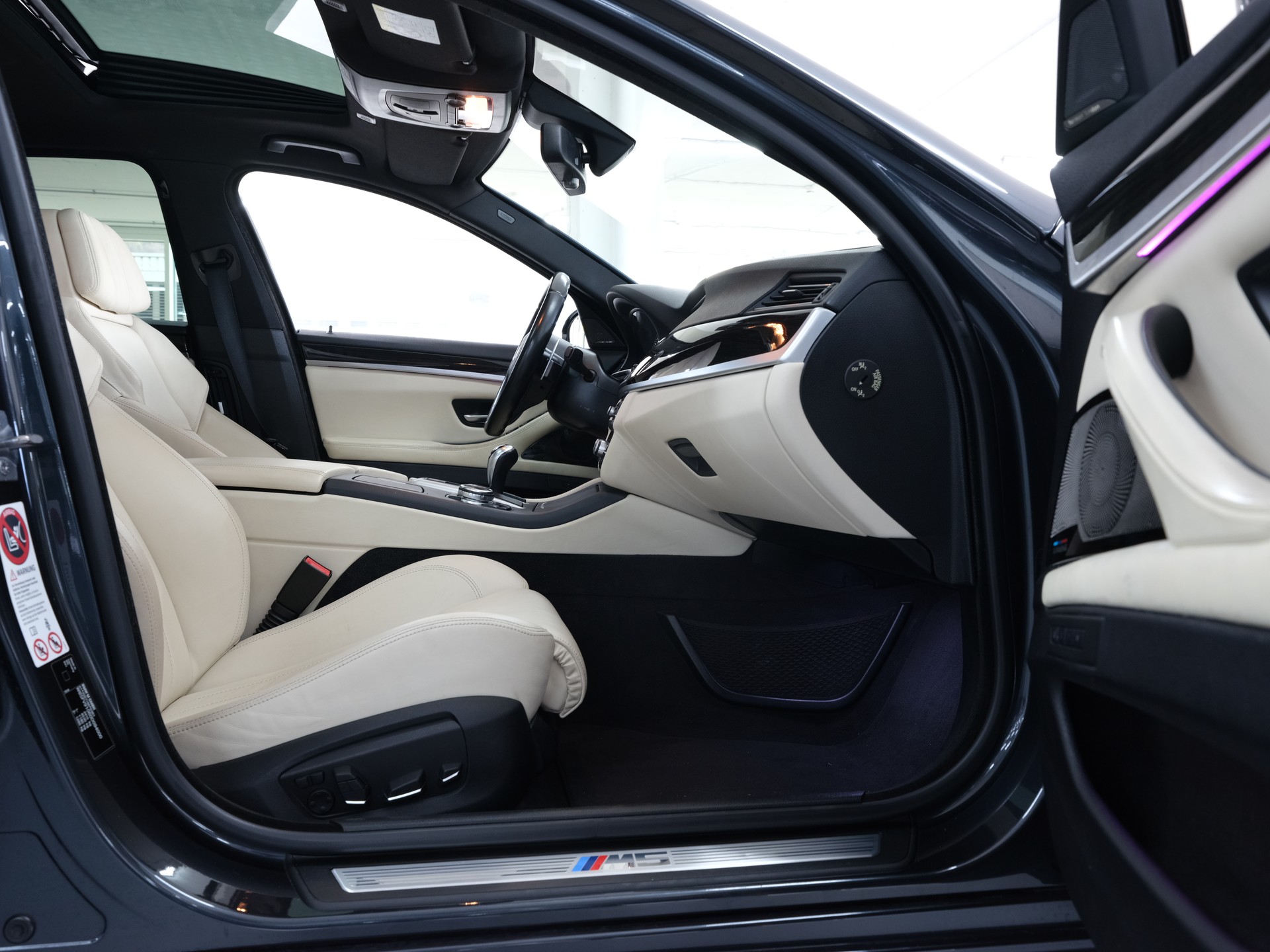 BMW M5 Drivelogic *Harman & Kardon* *GRAIL Abgassanlage* *Rückfahrkamera*-image-28