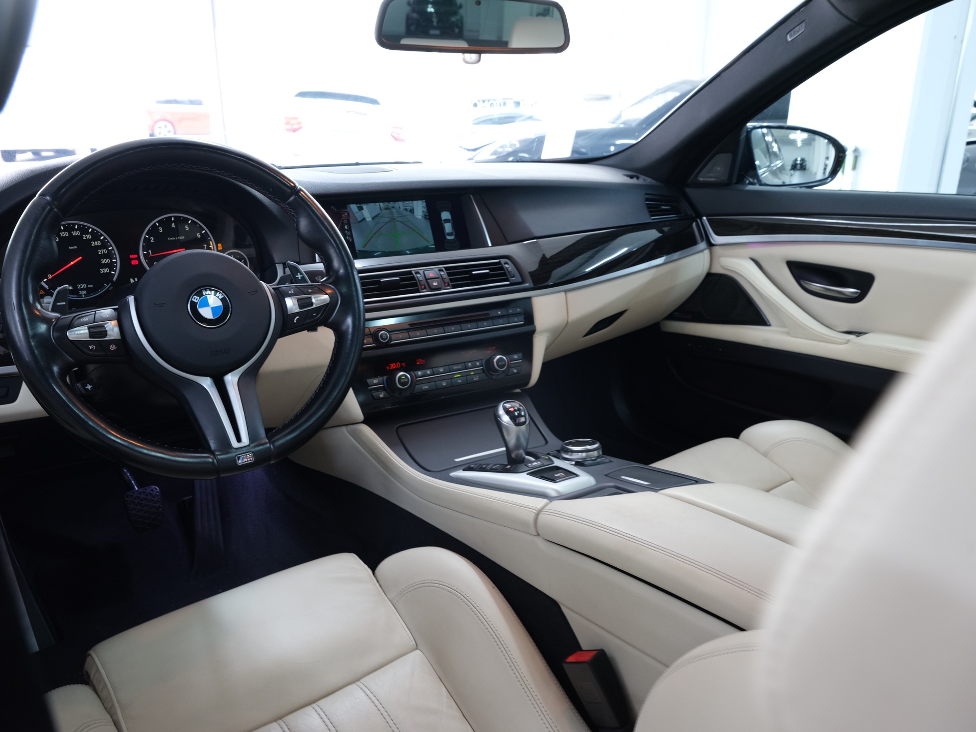 BMW M5 Drivelogic *Harman & Kardon* *GRAIL Abgassanlage* *Rückfahrkamera*-image-23