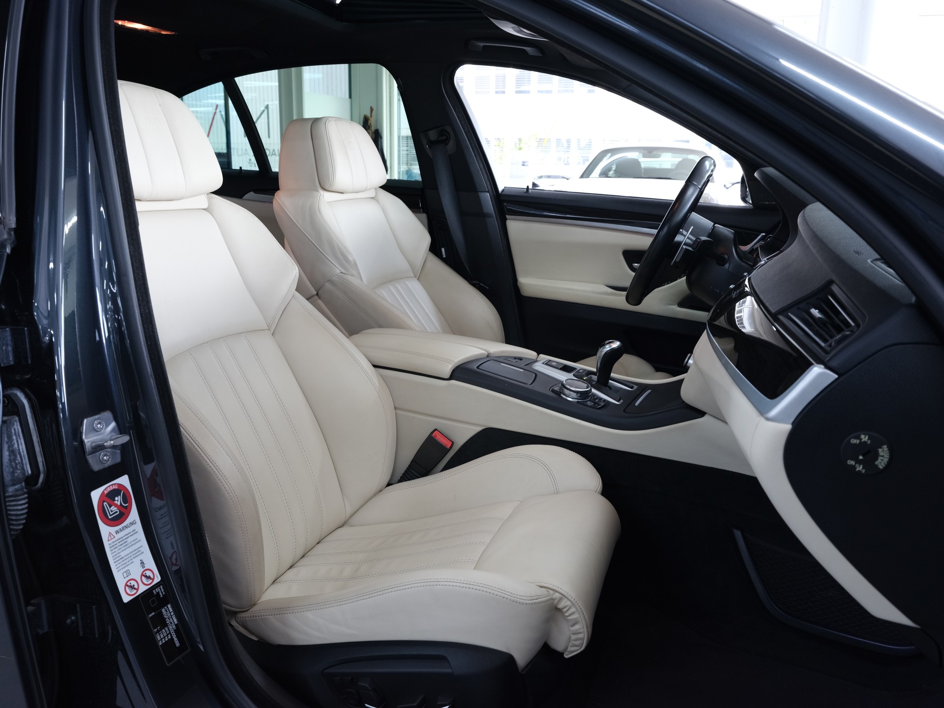 BMW M5 Drivelogic *Harman & Kardon* *GRAIL Abgassanlage* *Rückfahrkamera*-image-29