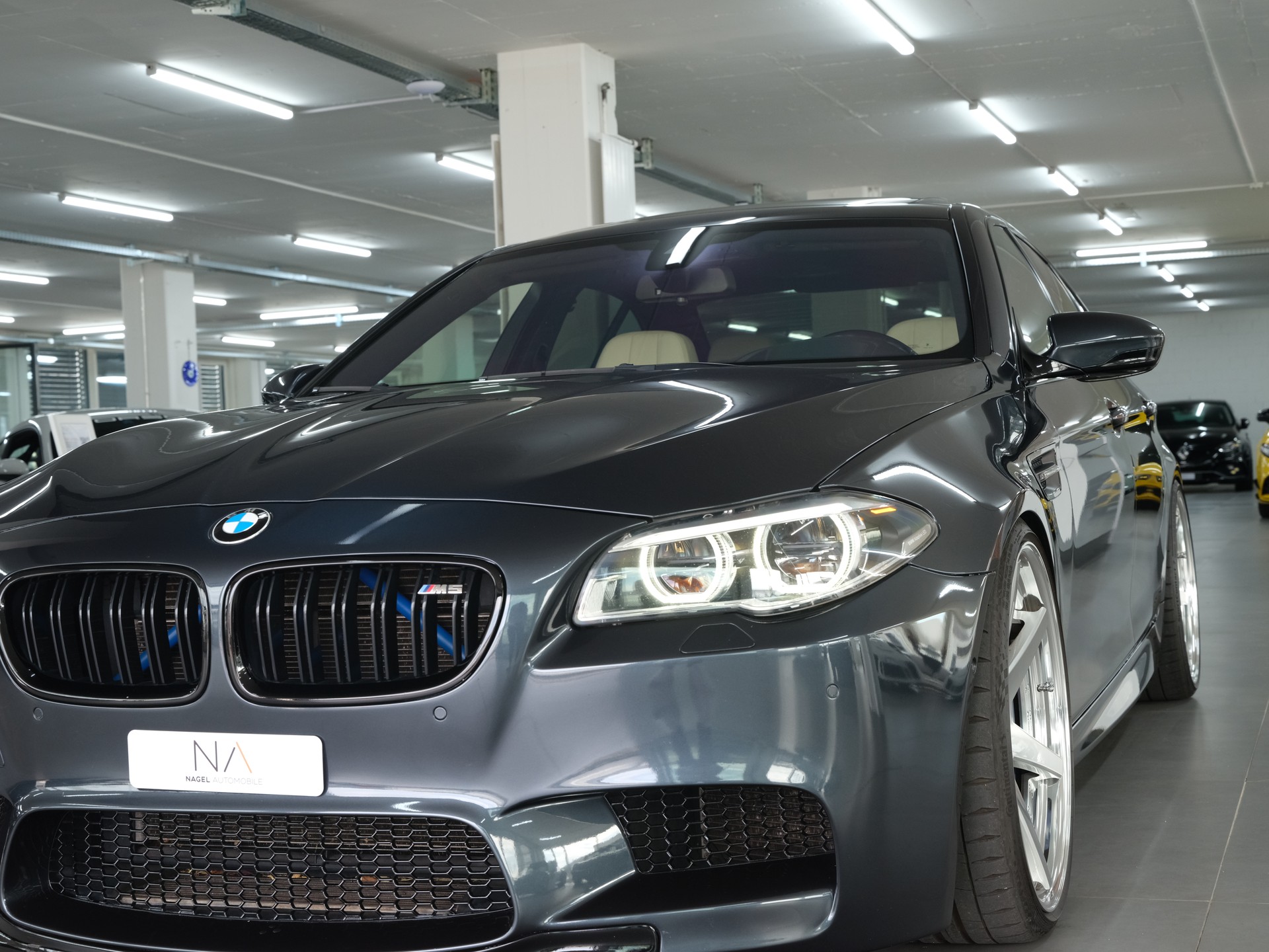 BMW M5 Drivelogic *Harman & Kardon* *GRAIL Abgassanlage* *Rückfahrkamera*-image-9