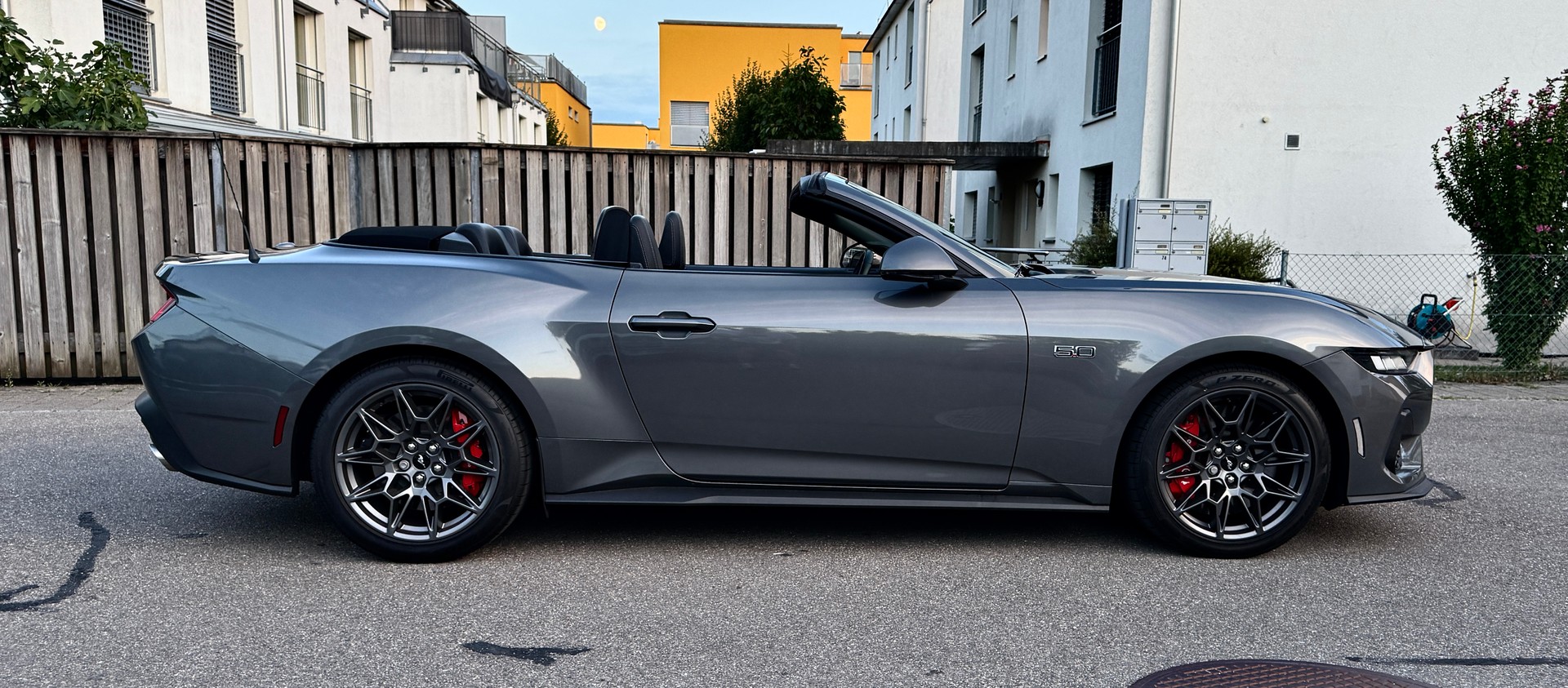 FORD MUSTANG CONVERTIBLE 5.0 V8 GT AUTOMAT-image-7