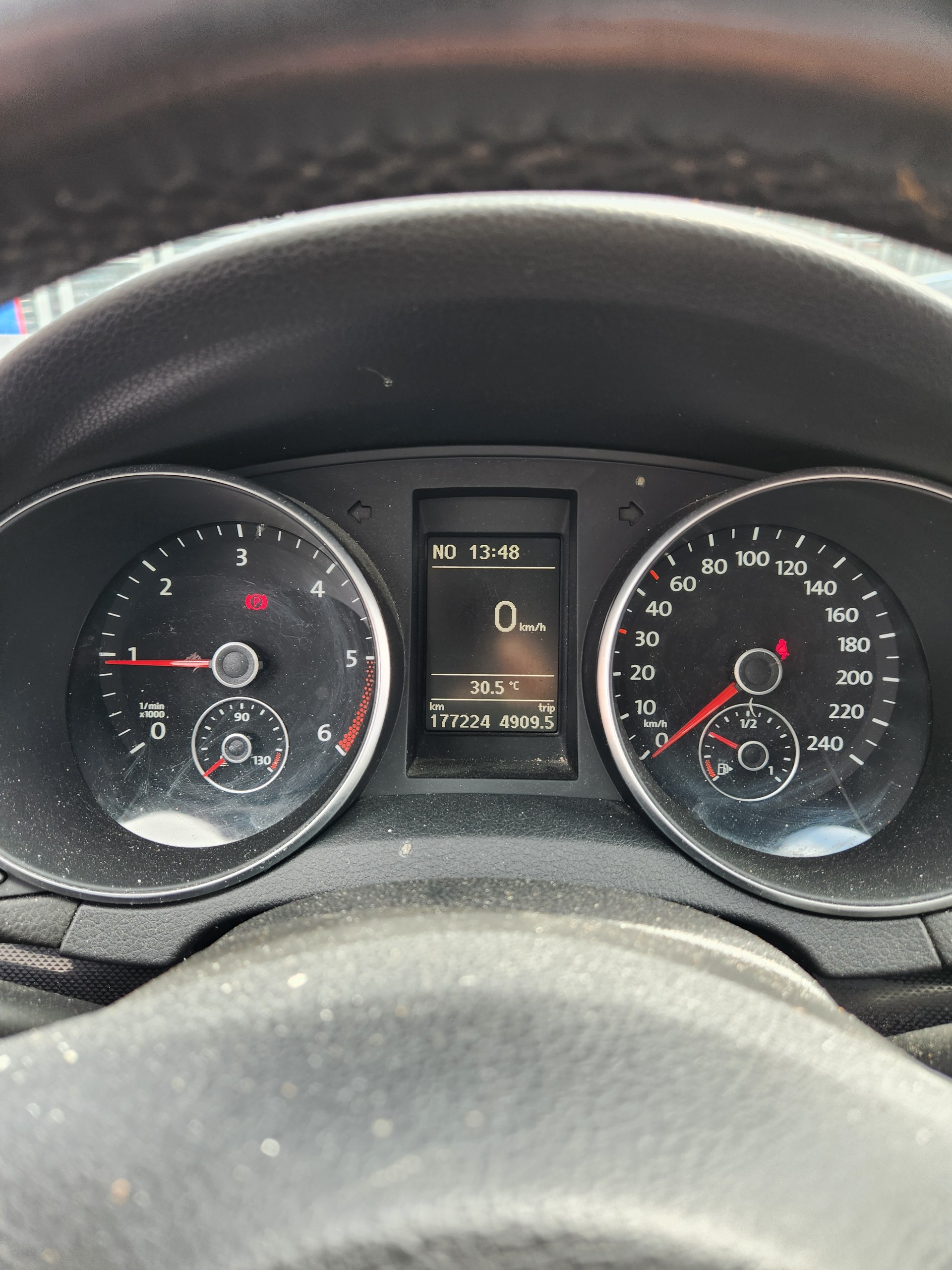 VW Golf 2.0 TDI Team 4Motion-image-6