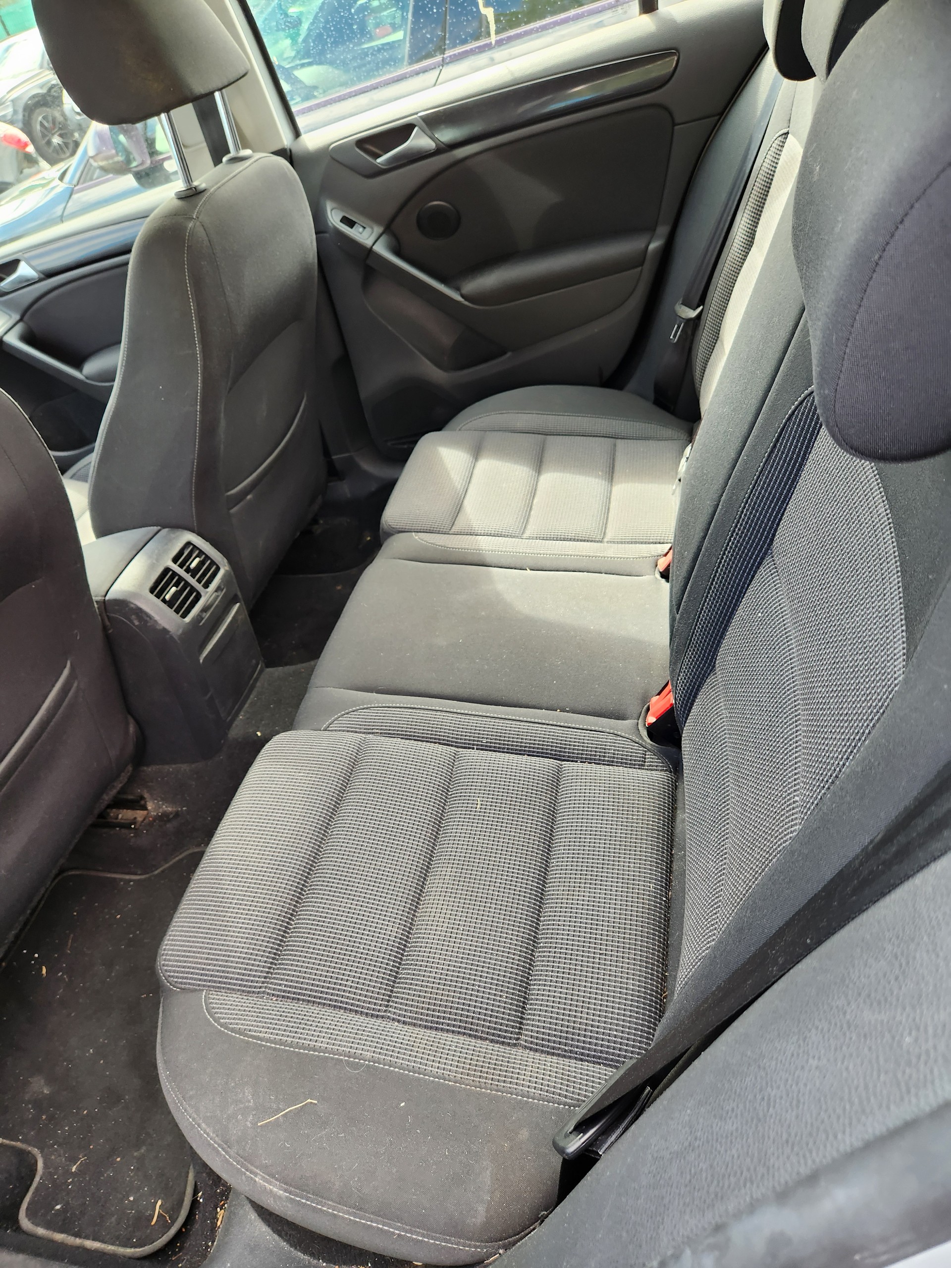 VW Golf 2.0 TDI Team 4Motion-image-7