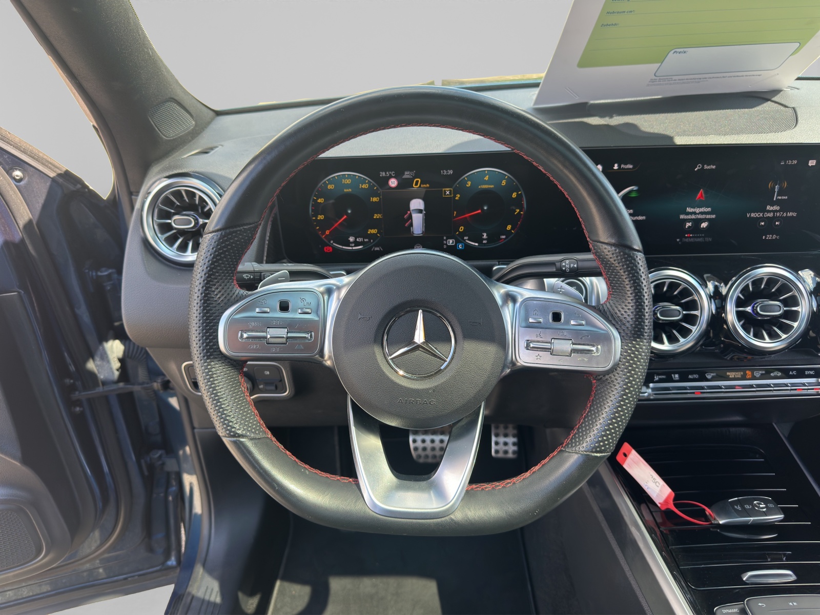 MERCEDES-BENZ GLB 250 AMG Line 4matic-image-9