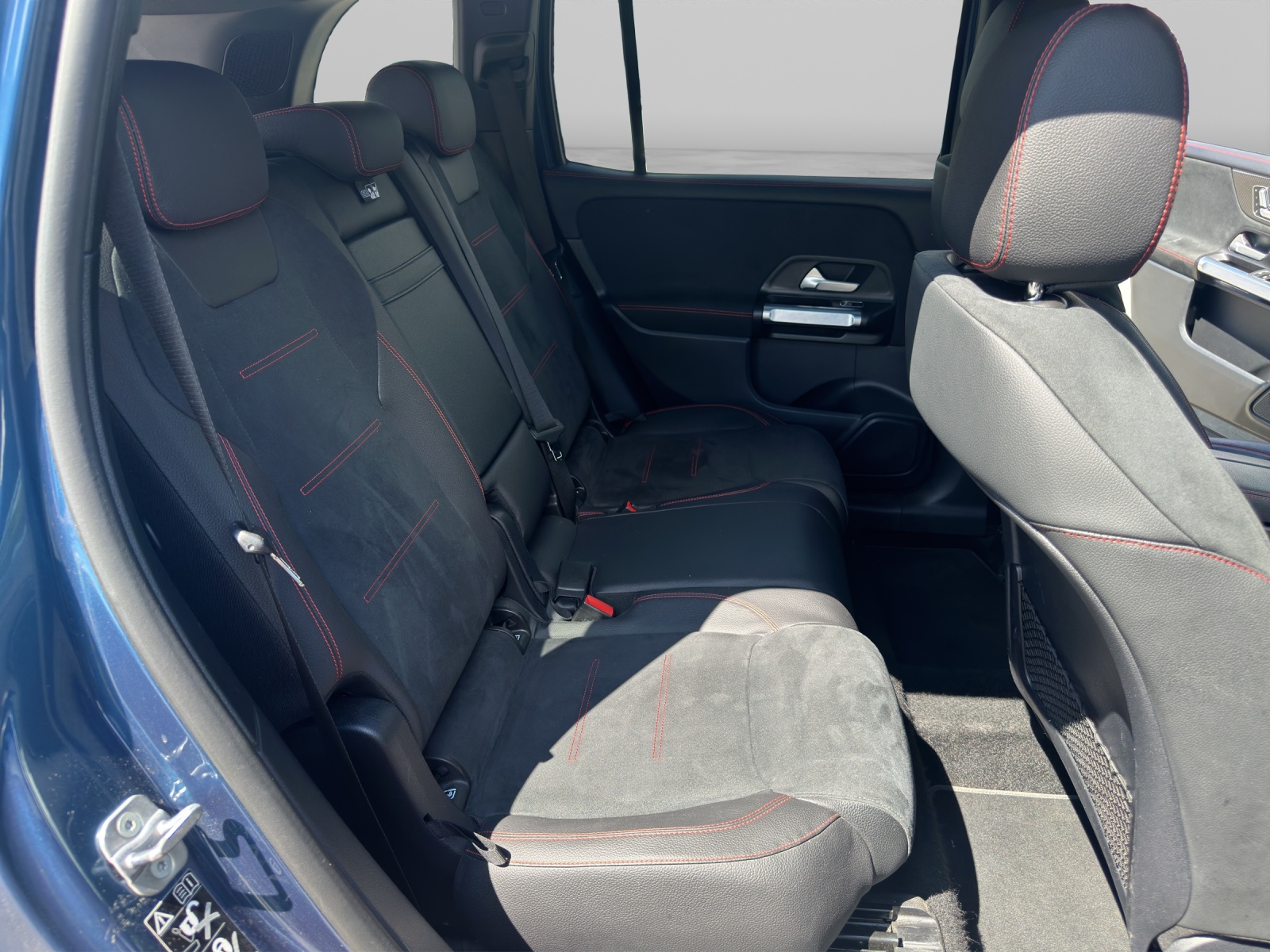 MERCEDES-BENZ GLB 250 AMG Line 4matic-image-17