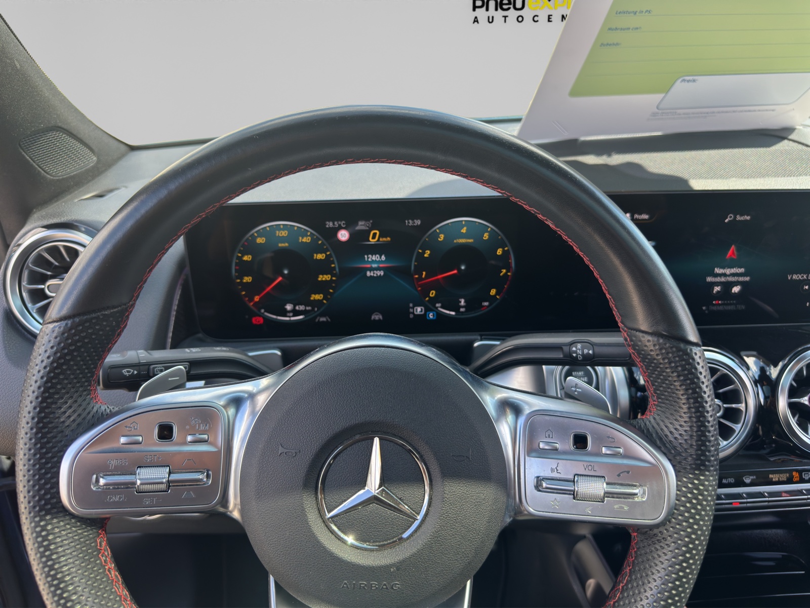 MERCEDES-BENZ GLB 250 AMG Line 4matic-image-10