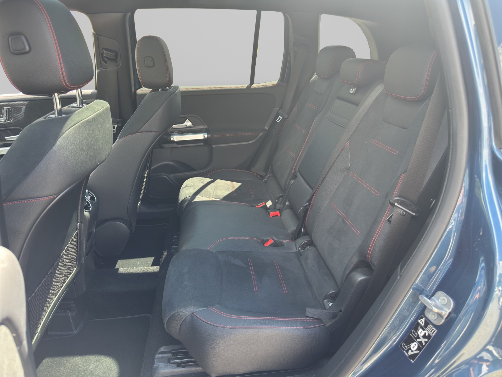 MERCEDES-BENZ GLB 250 AMG Line 4matic-image-12