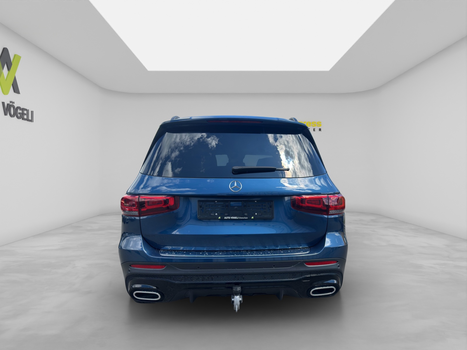 MERCEDES-BENZ GLB 250 AMG Line 4matic-image-4