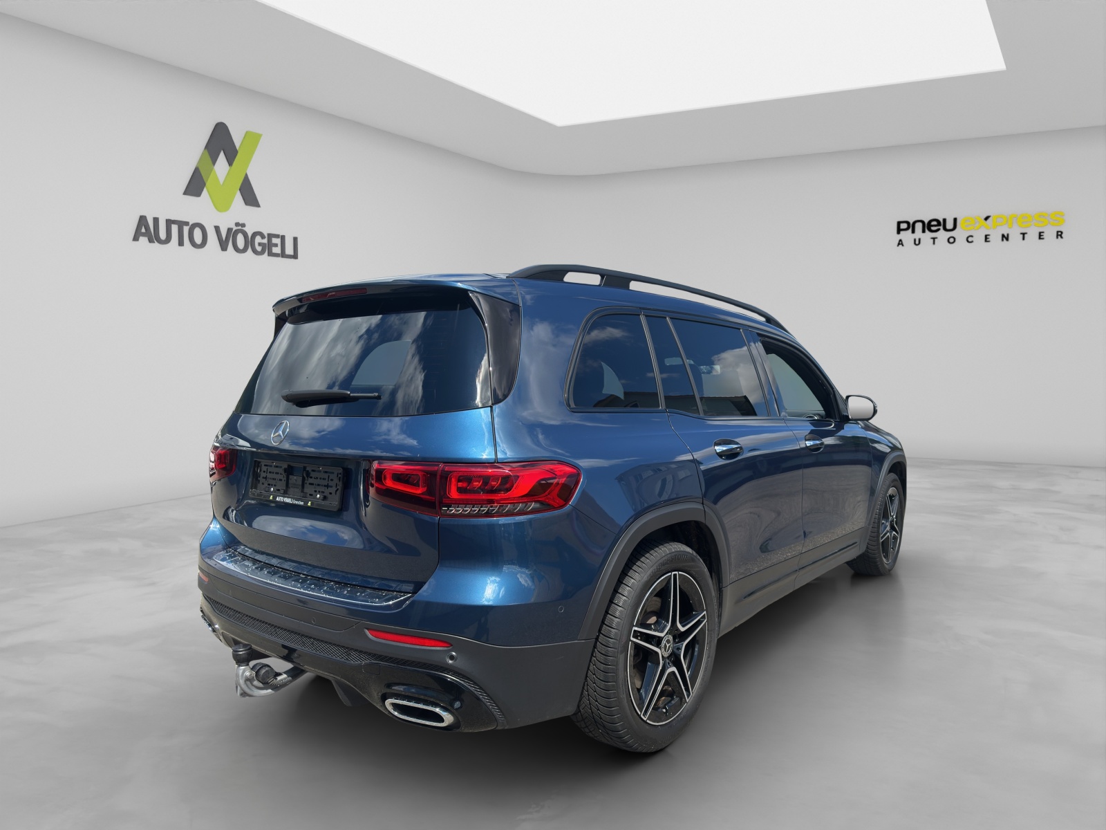 MERCEDES-BENZ GLB 250 AMG Line 4matic-image-5