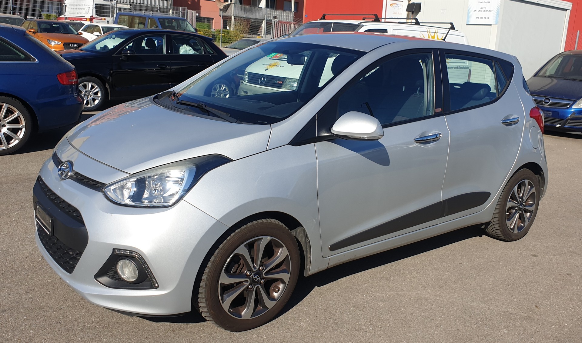 HYUNDAI i10 1.2 Amplia-image-1