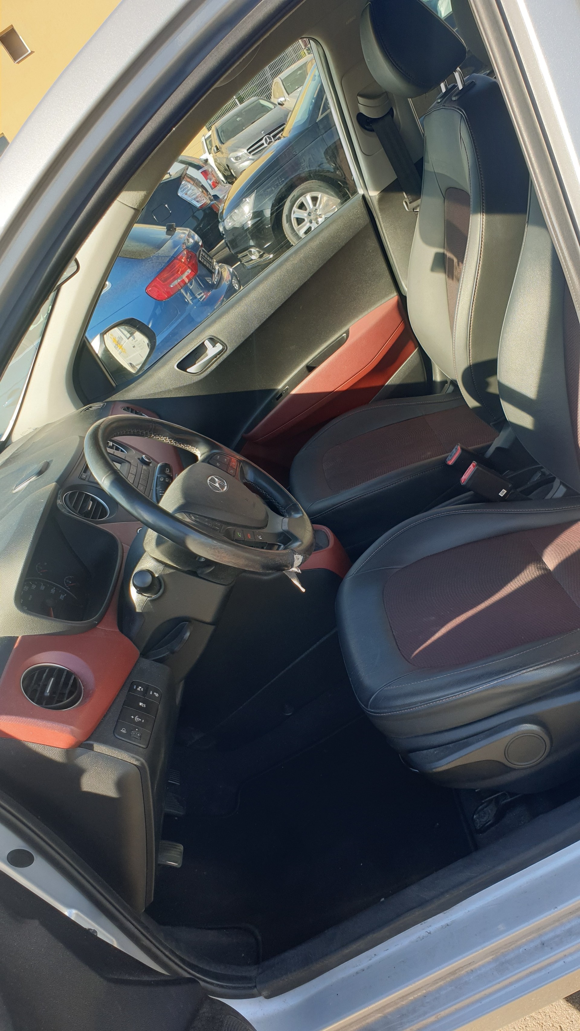 HYUNDAI i10 1.2 Amplia-image-8