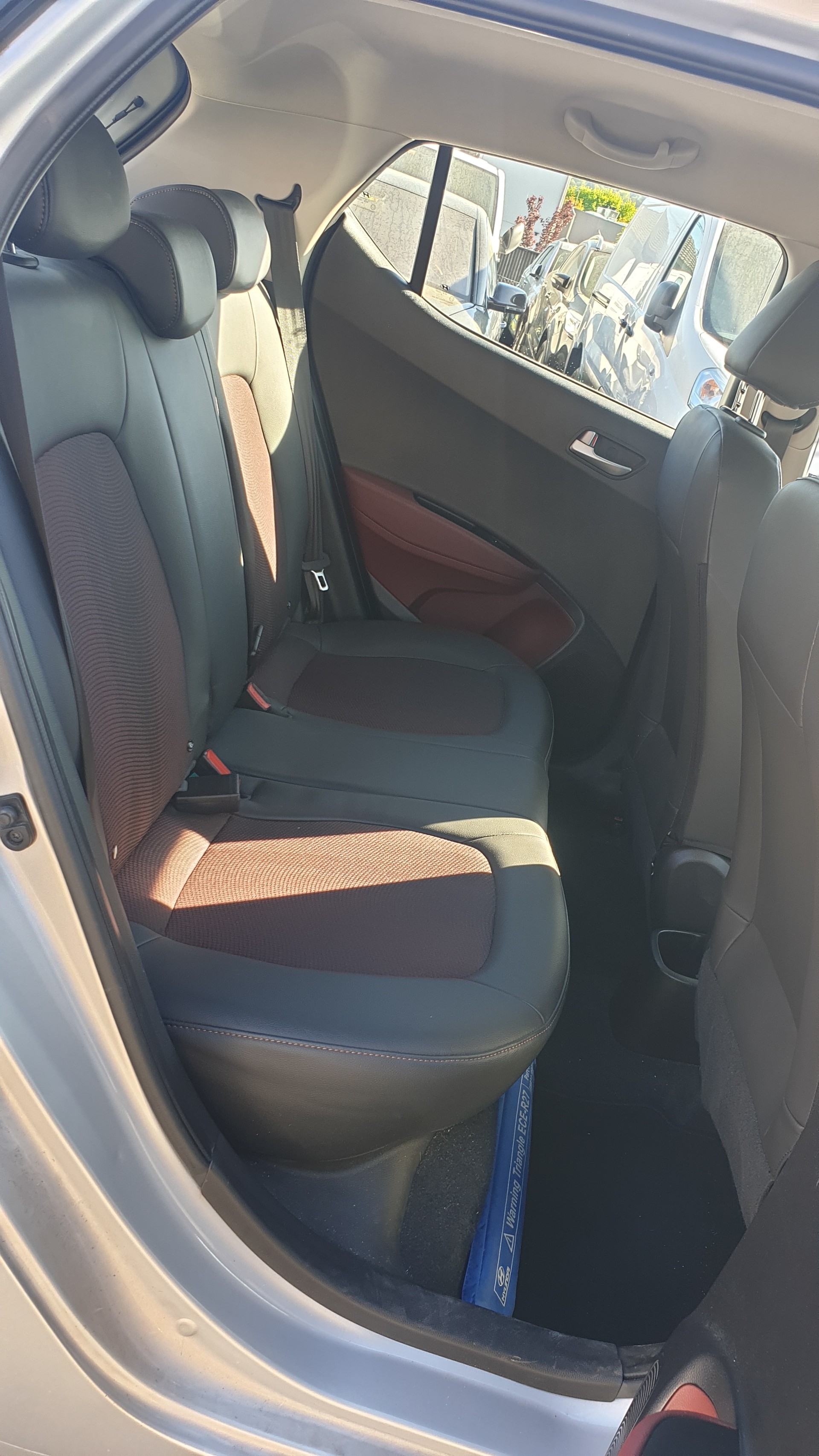 HYUNDAI i10 1.2 Amplia-image-10
