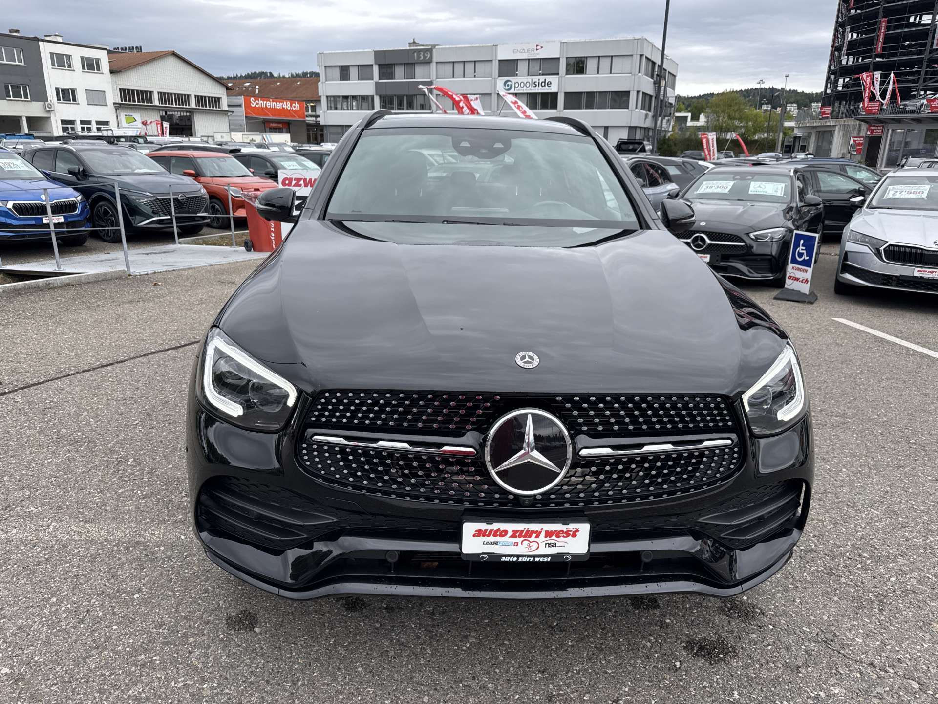 MERCEDES-BENZ GLC 200 AMG Line 4Matic G-Tronic Automat-image-5