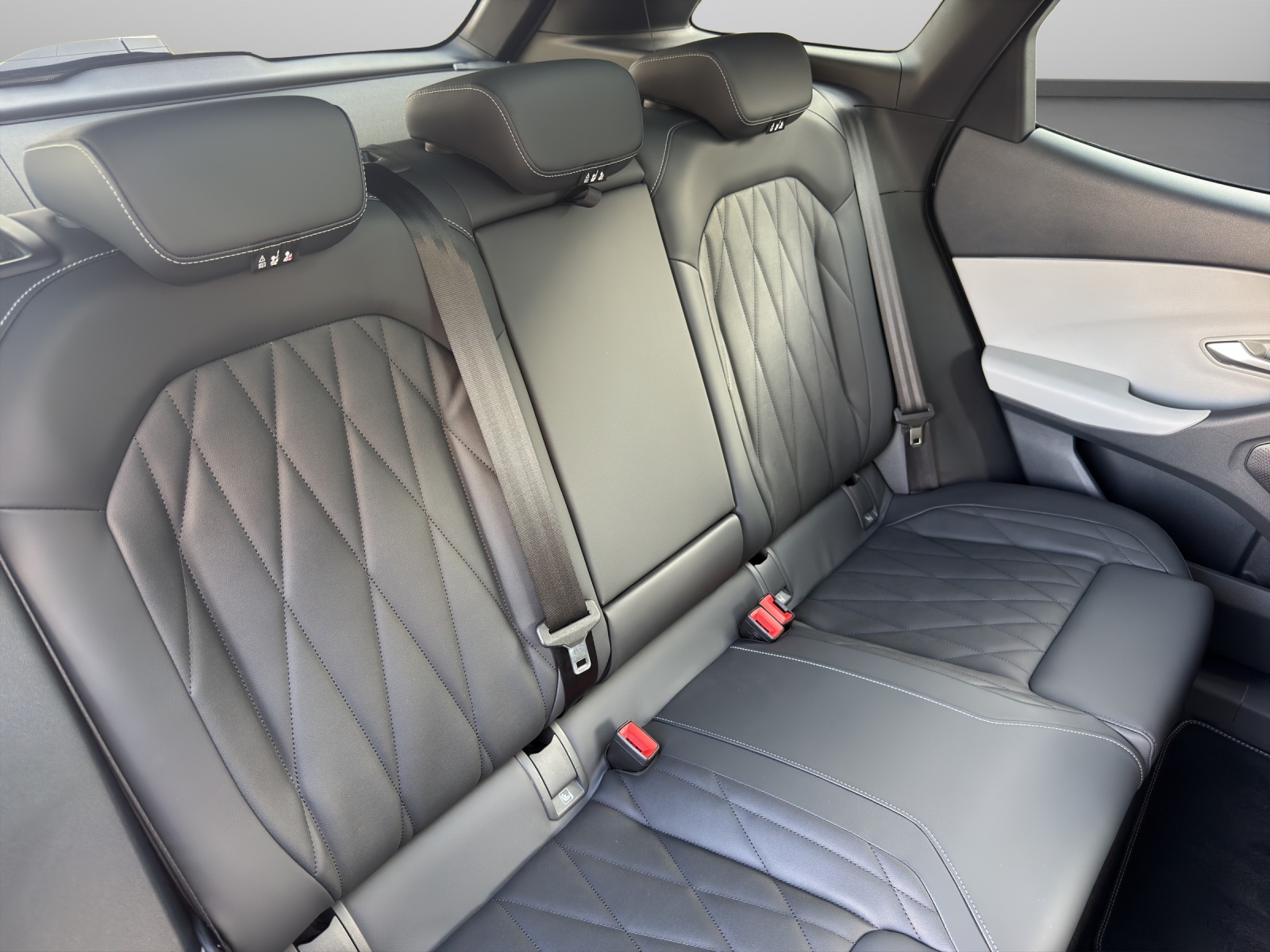 FORD Explorer Extended Range Premium-image-14