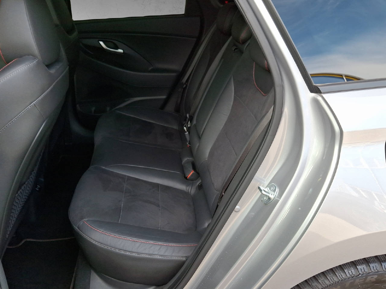 HYUNDAI i30 Wagon 1.5 T-GDi N-Line-image-10