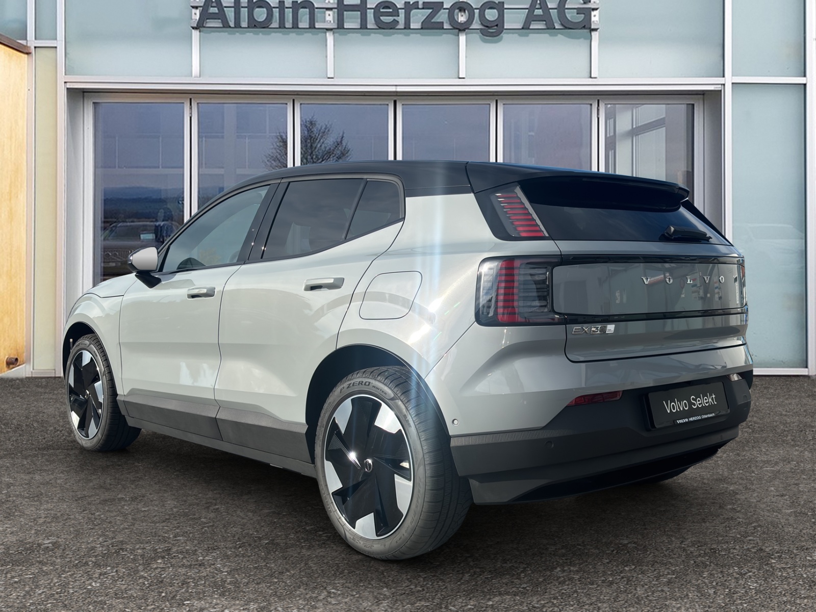 VOLVO EX30 E60 Twin Ultra Performance AWD-image-2