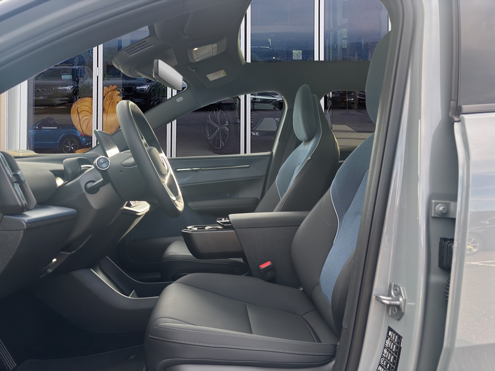 VOLVO EX30 E60 Twin Ultra Performance AWD-image-7