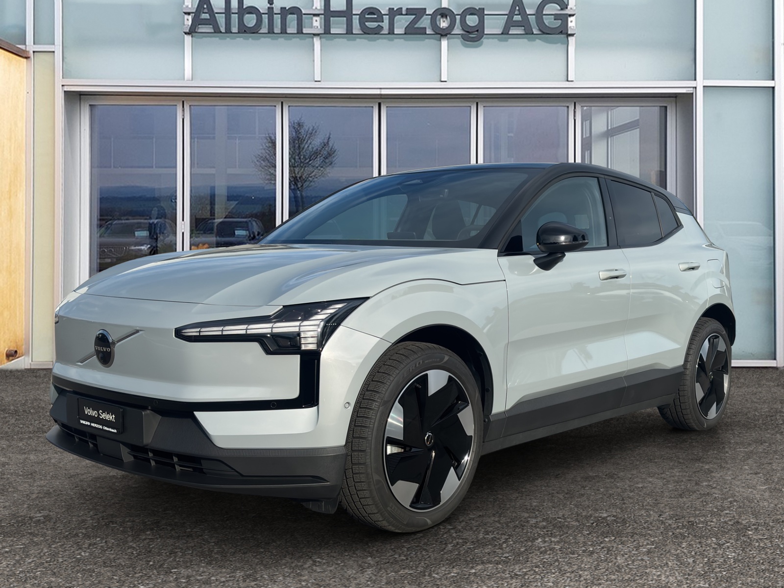 VOLVO EX30 E60 Twin Ultra Performance AWD-image-0