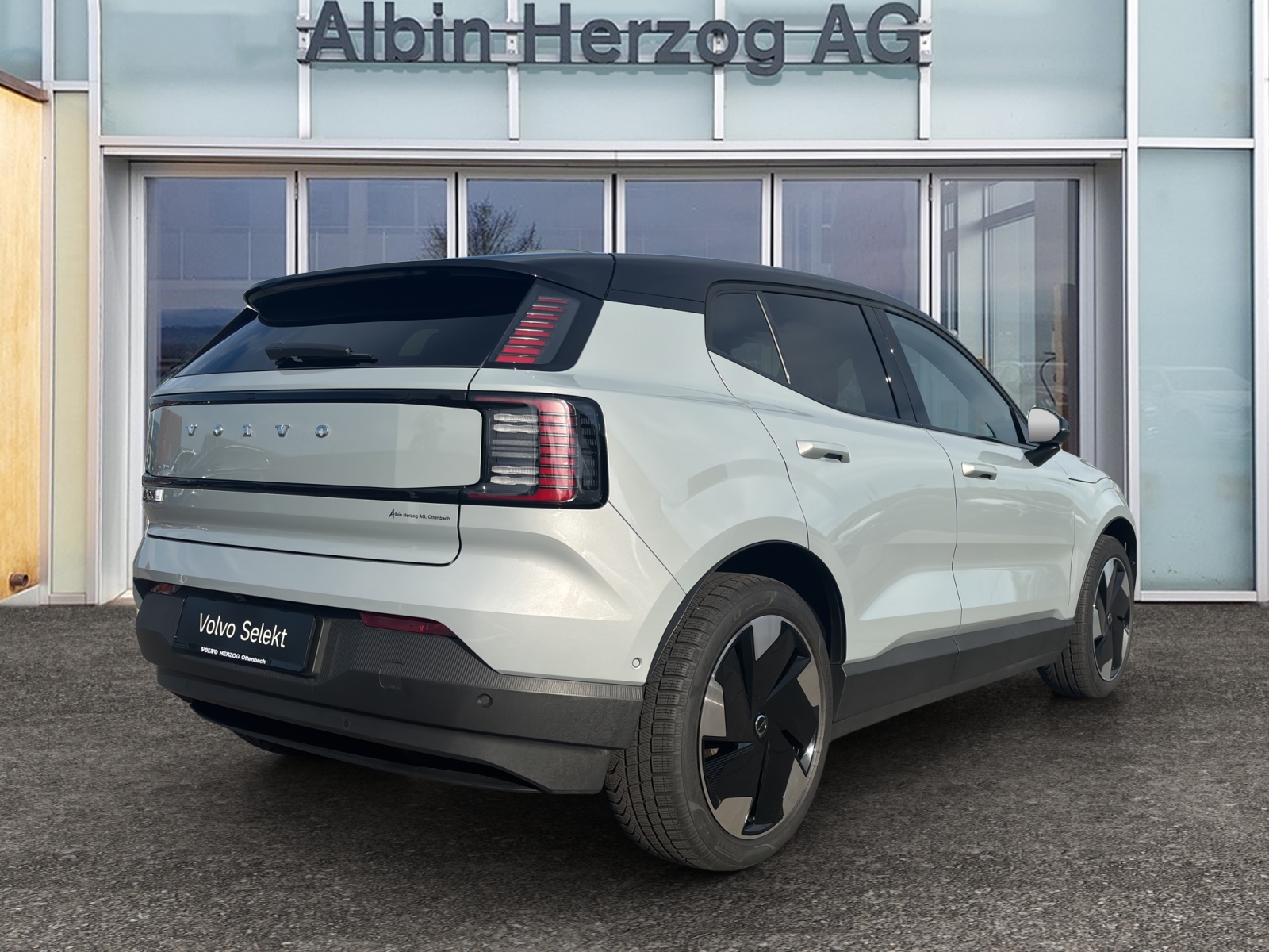 VOLVO EX30 E60 Twin Ultra Performance AWD-image-3