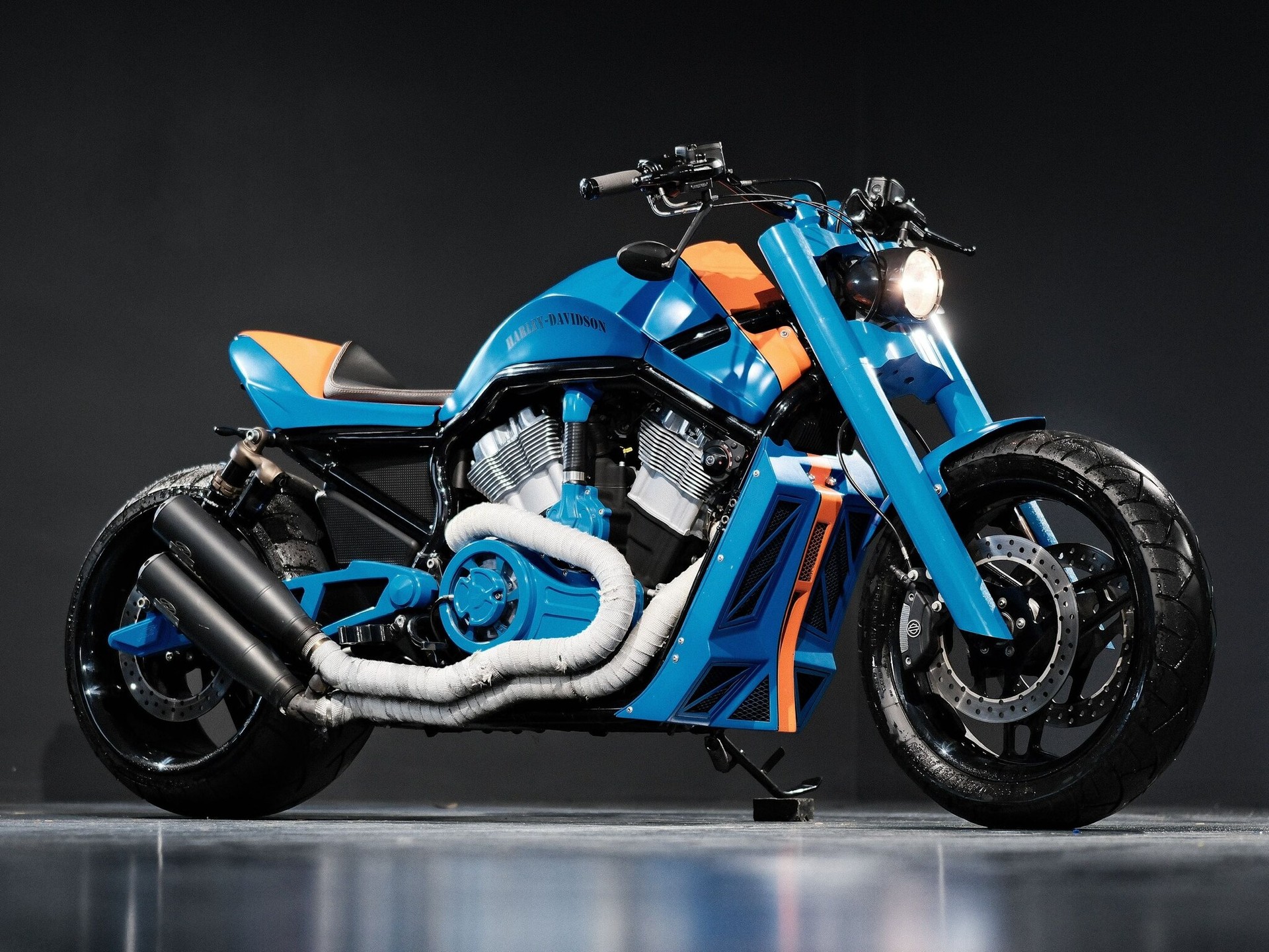 HARLEY-DAVIDSON VRSCR Street Rod NLC Custombike