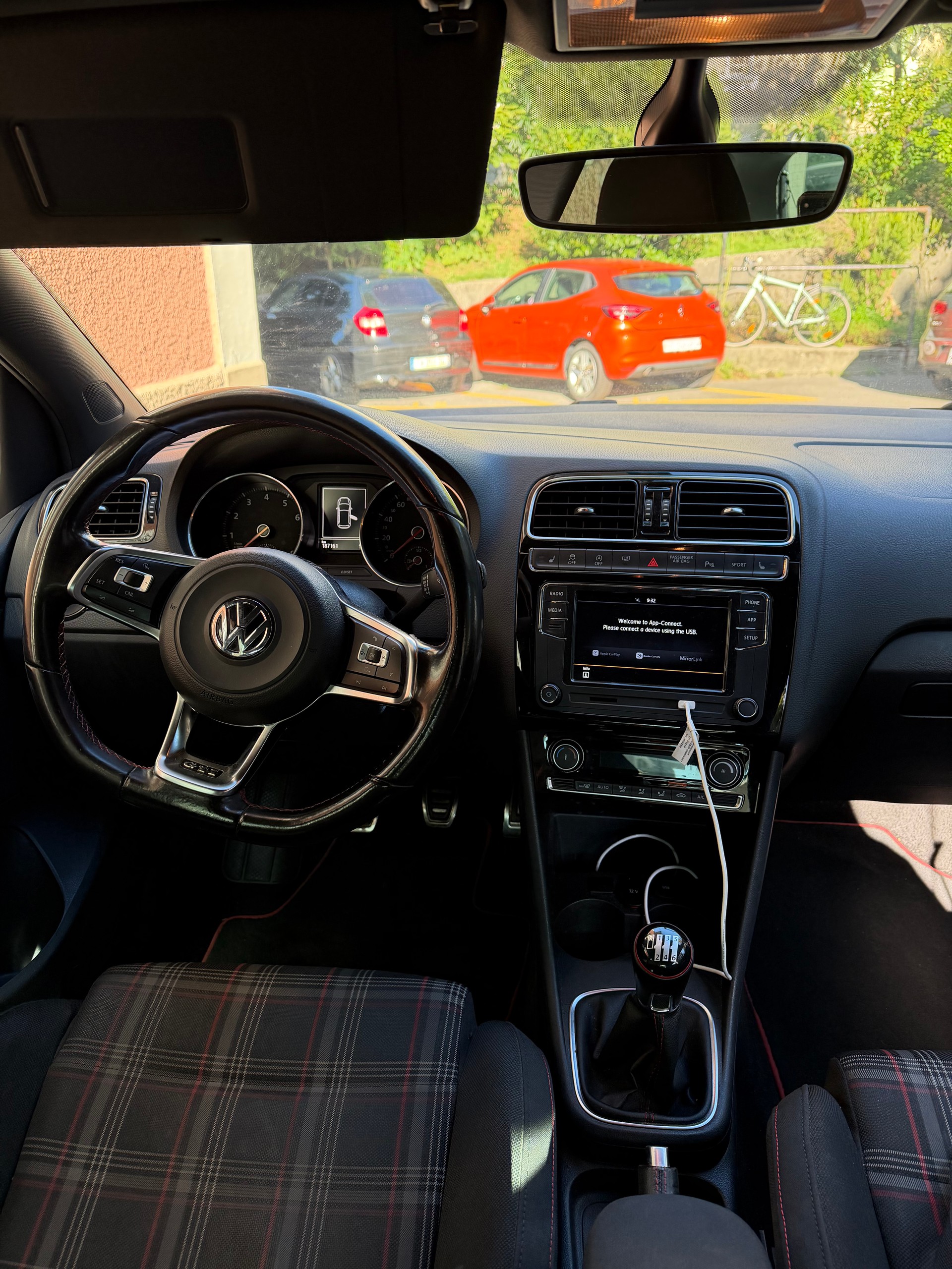 VW 1.8 TSI GTI-image-4