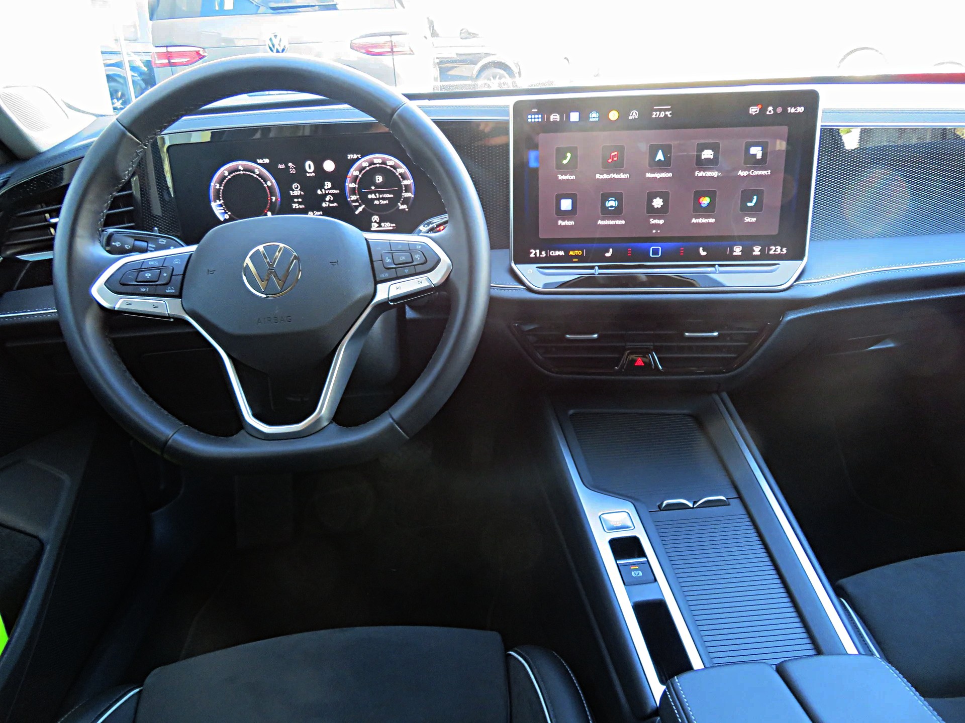 VW Passat Variant 1.5 eTSI evo2 Business DSG-image-4