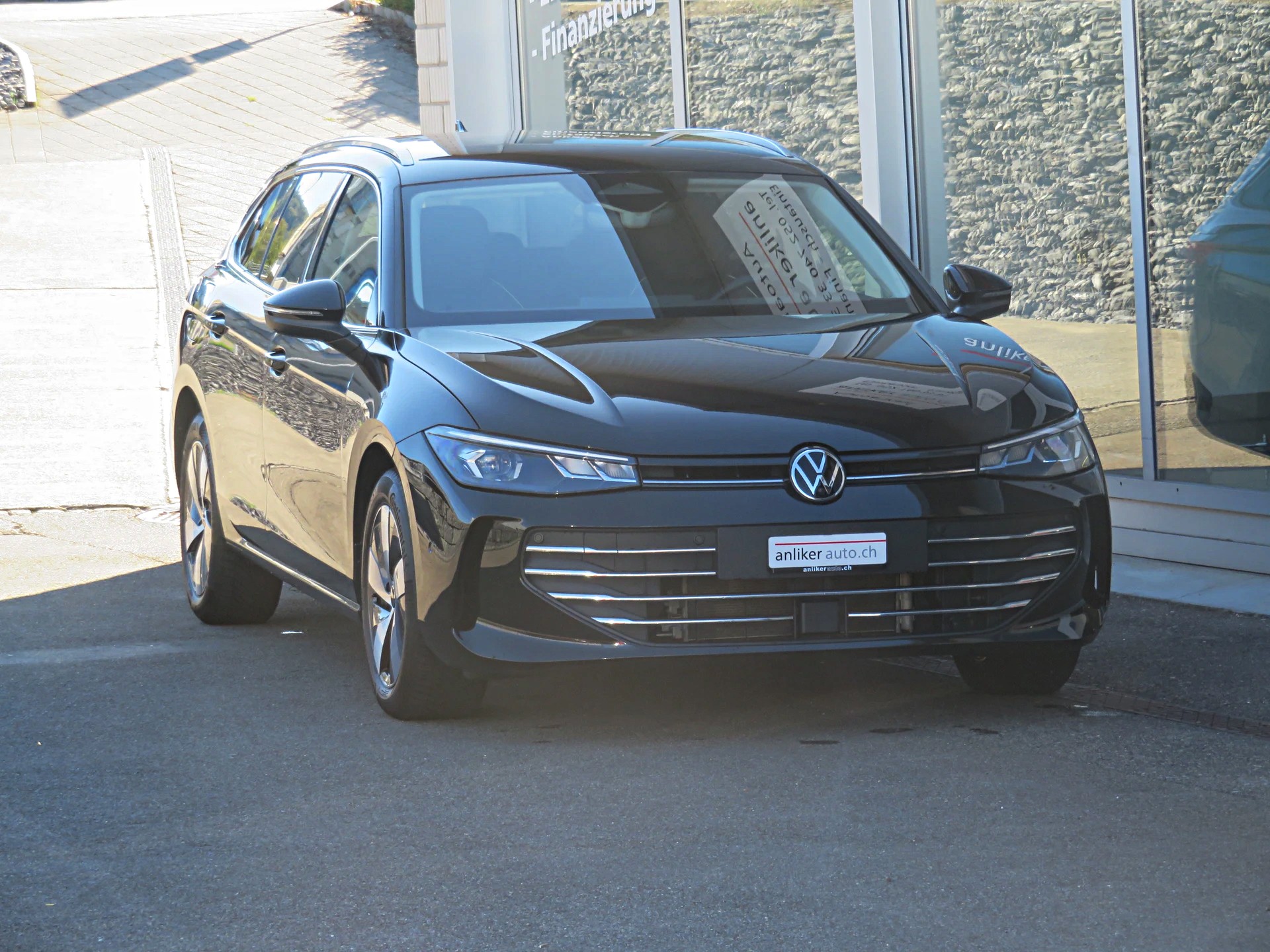 VW Passat Variant 1.5 eTSI evo2 Business DSG-image-1