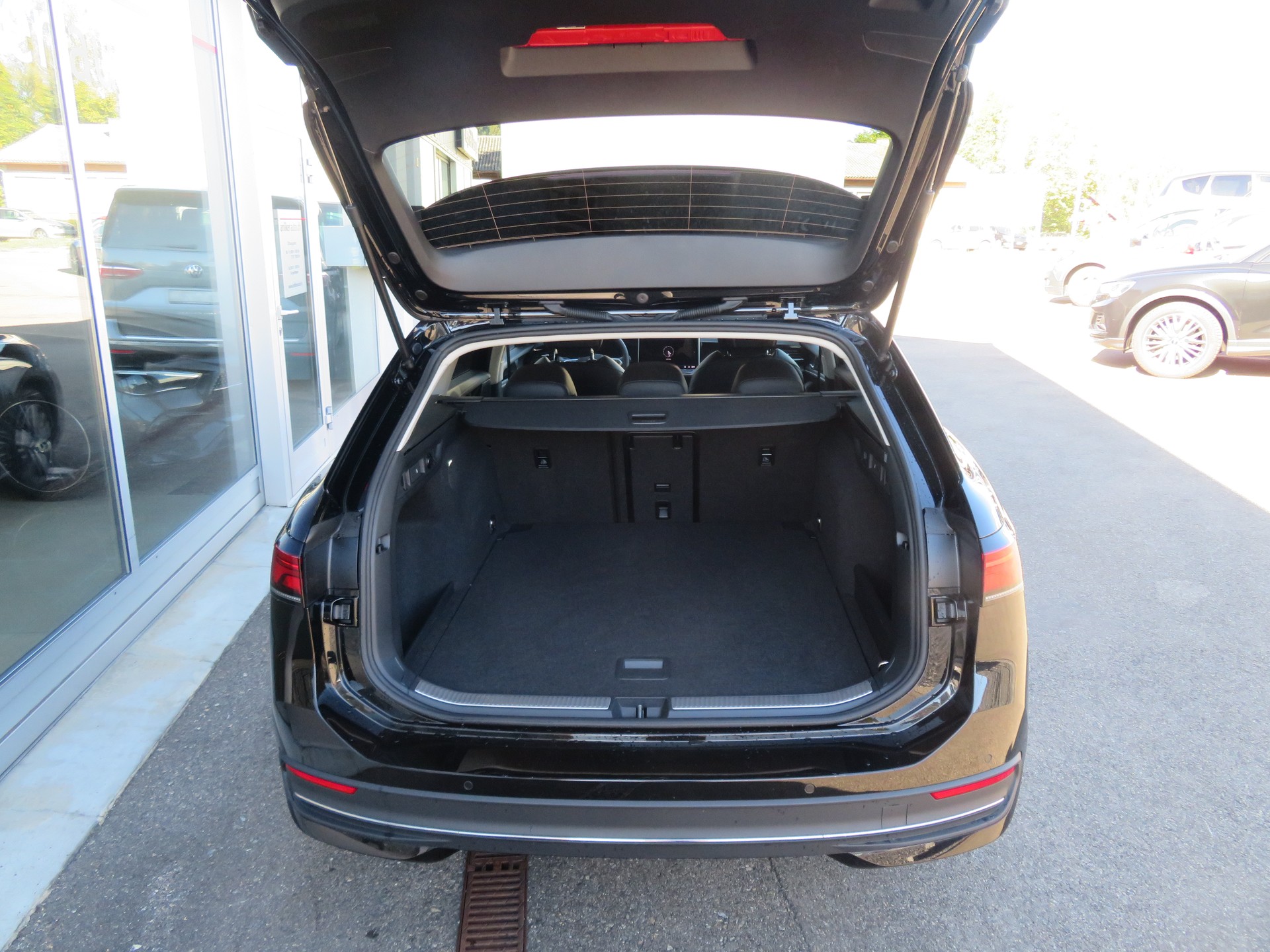 VW Passat Variant 1.5 eTSI evo2 Business DSG-image-3