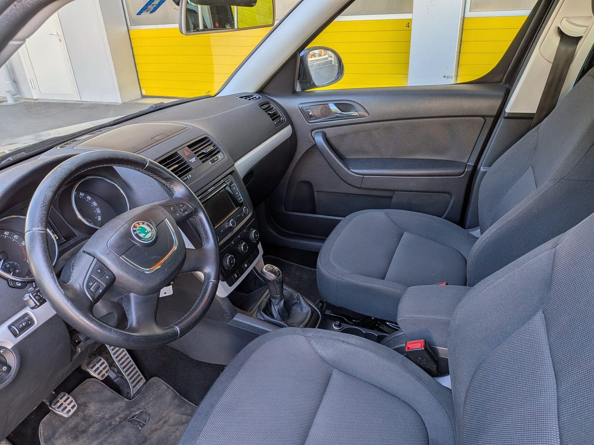 SKODA Yeti 2.0 TDI Elegance 4x4-image-6
