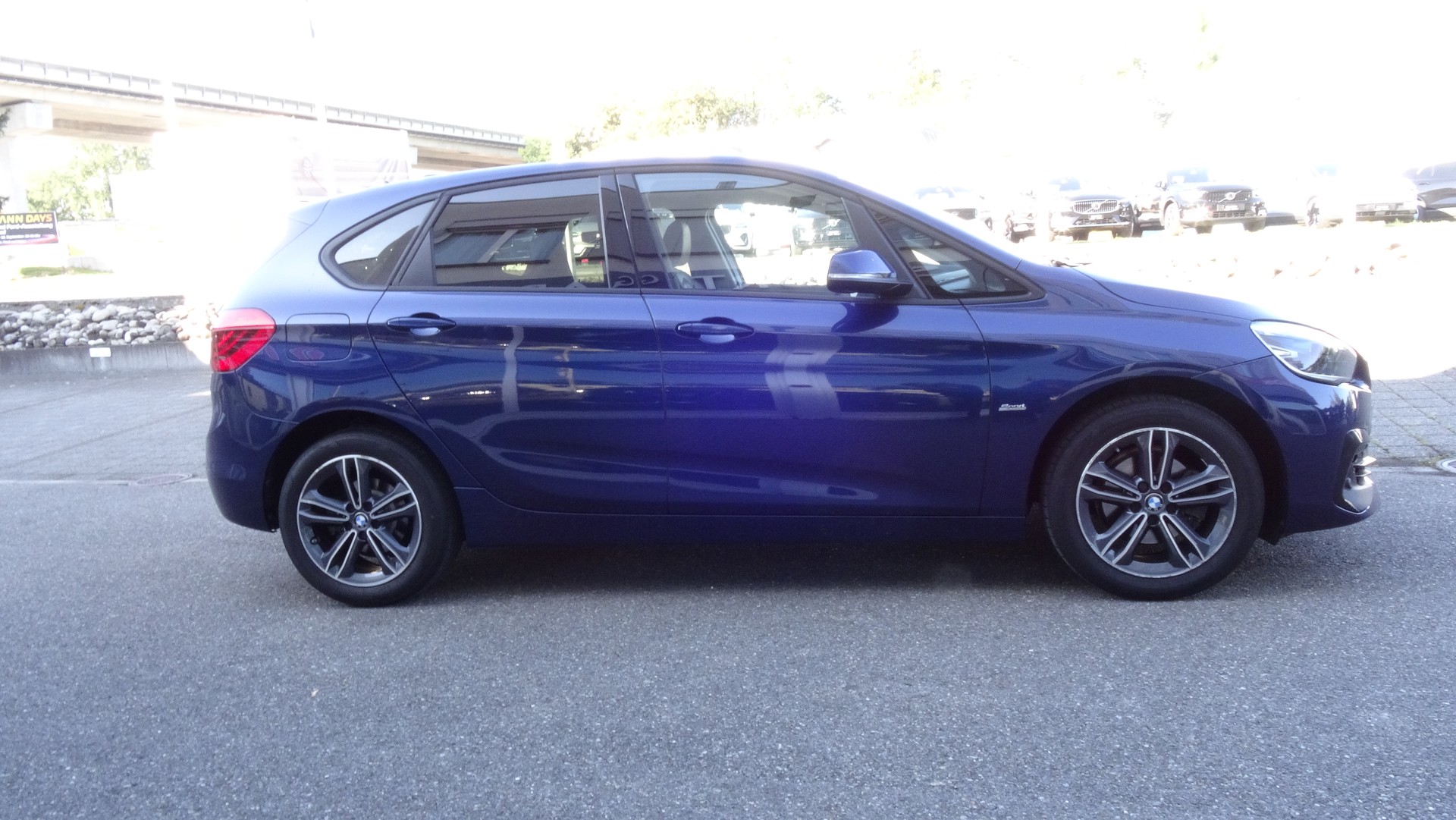 BMW 218i Active Tourer Sport Line-showroom-element-3
