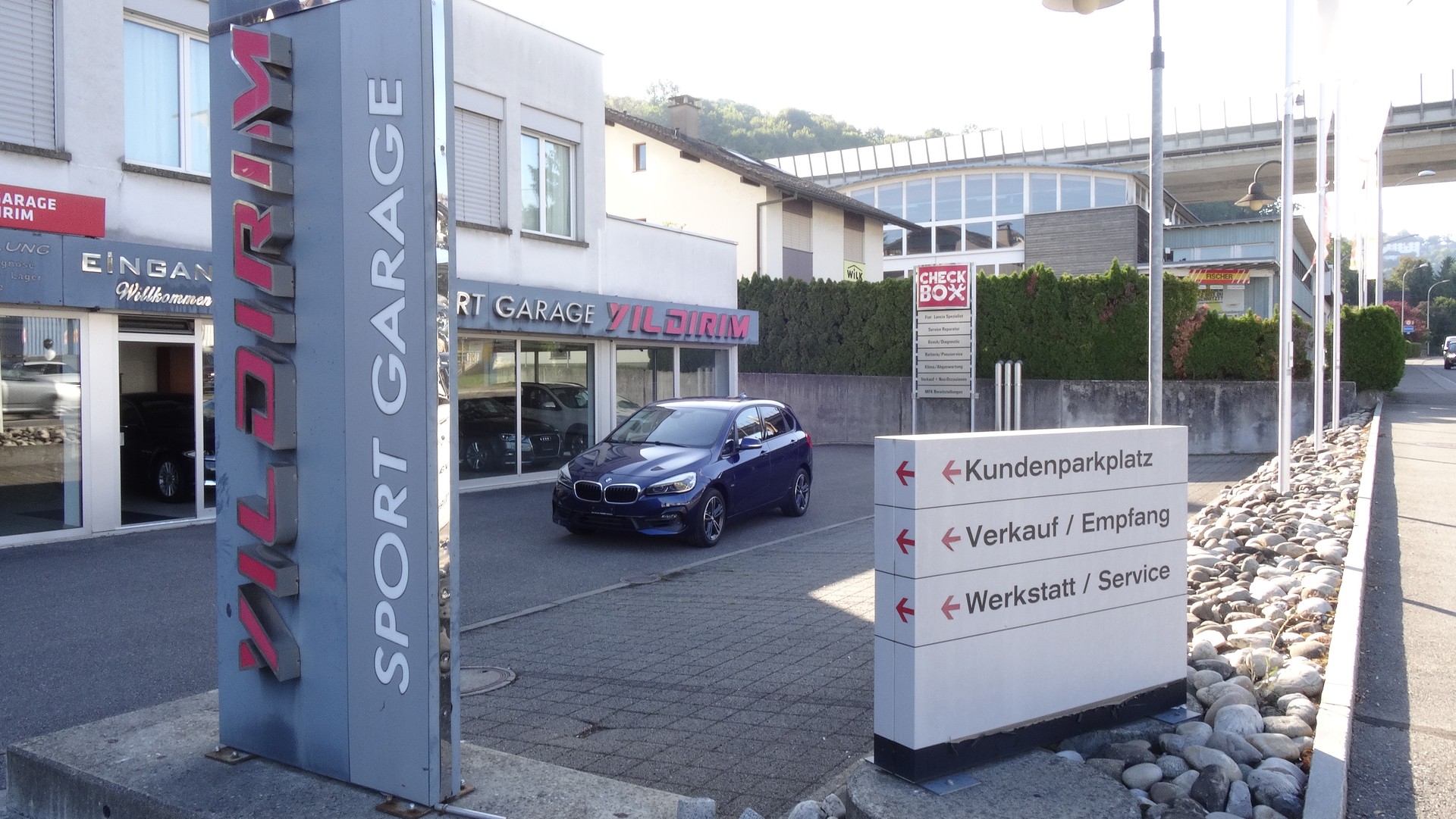 BMW 218i Active Tourer Sport Line-image-8