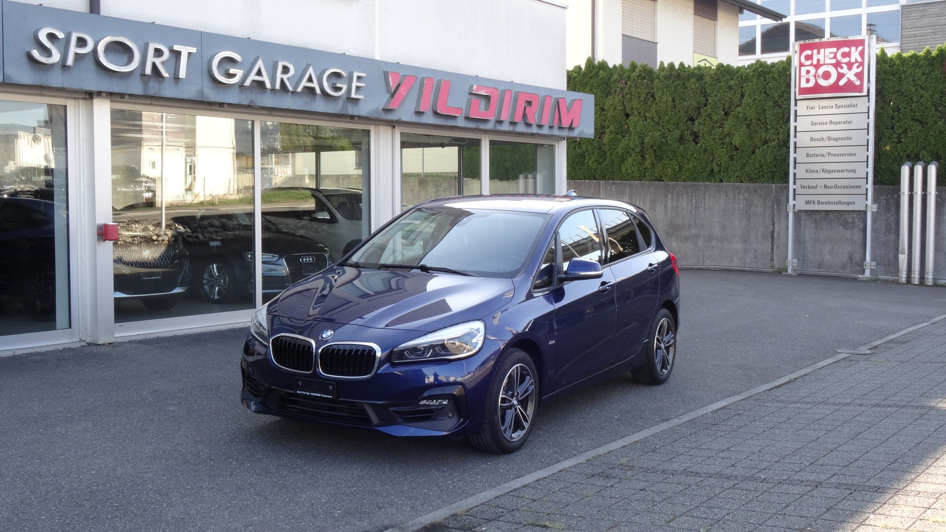 BMW 218i Active Tourer Sport Line-image-19