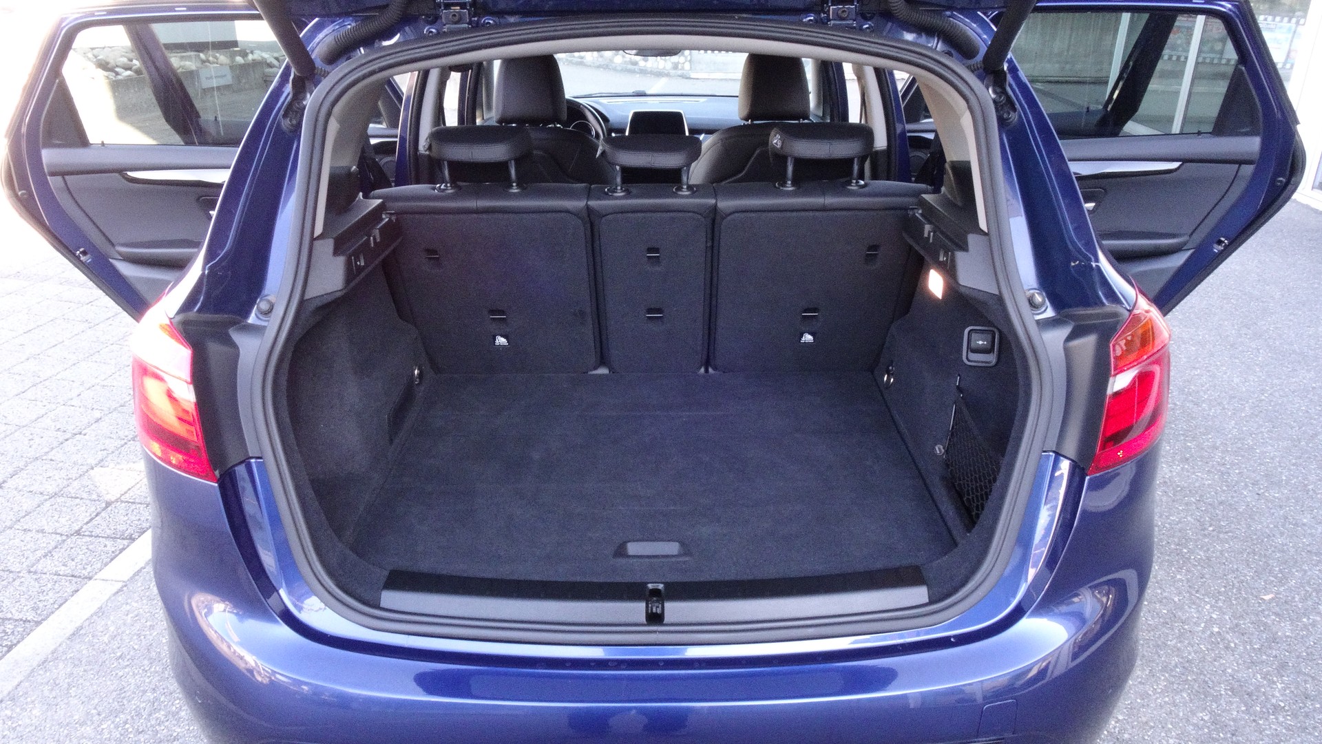 BMW 218i Active Tourer Sport Line-image-13