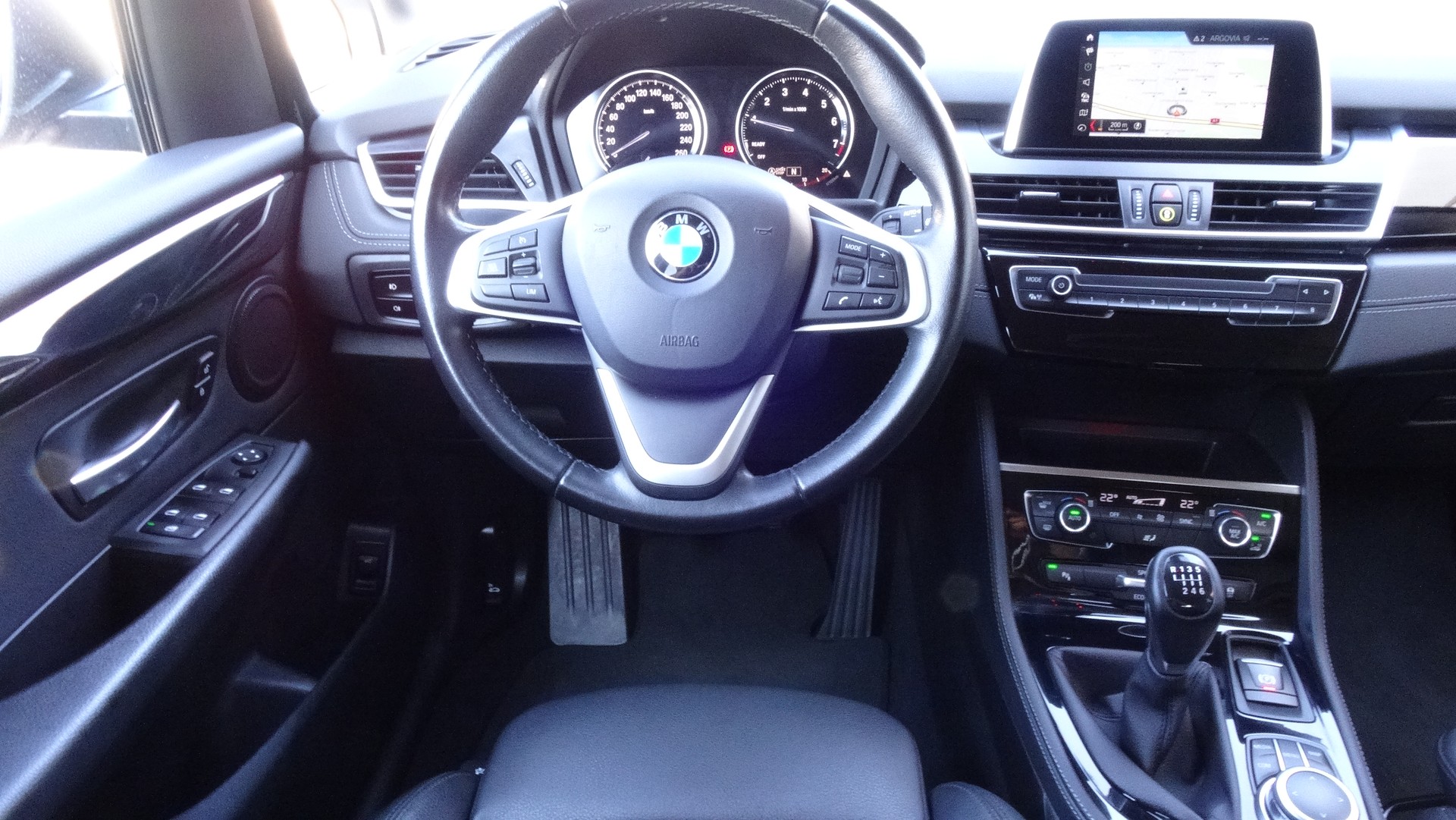 BMW 218i Active Tourer Sport Line-image-17