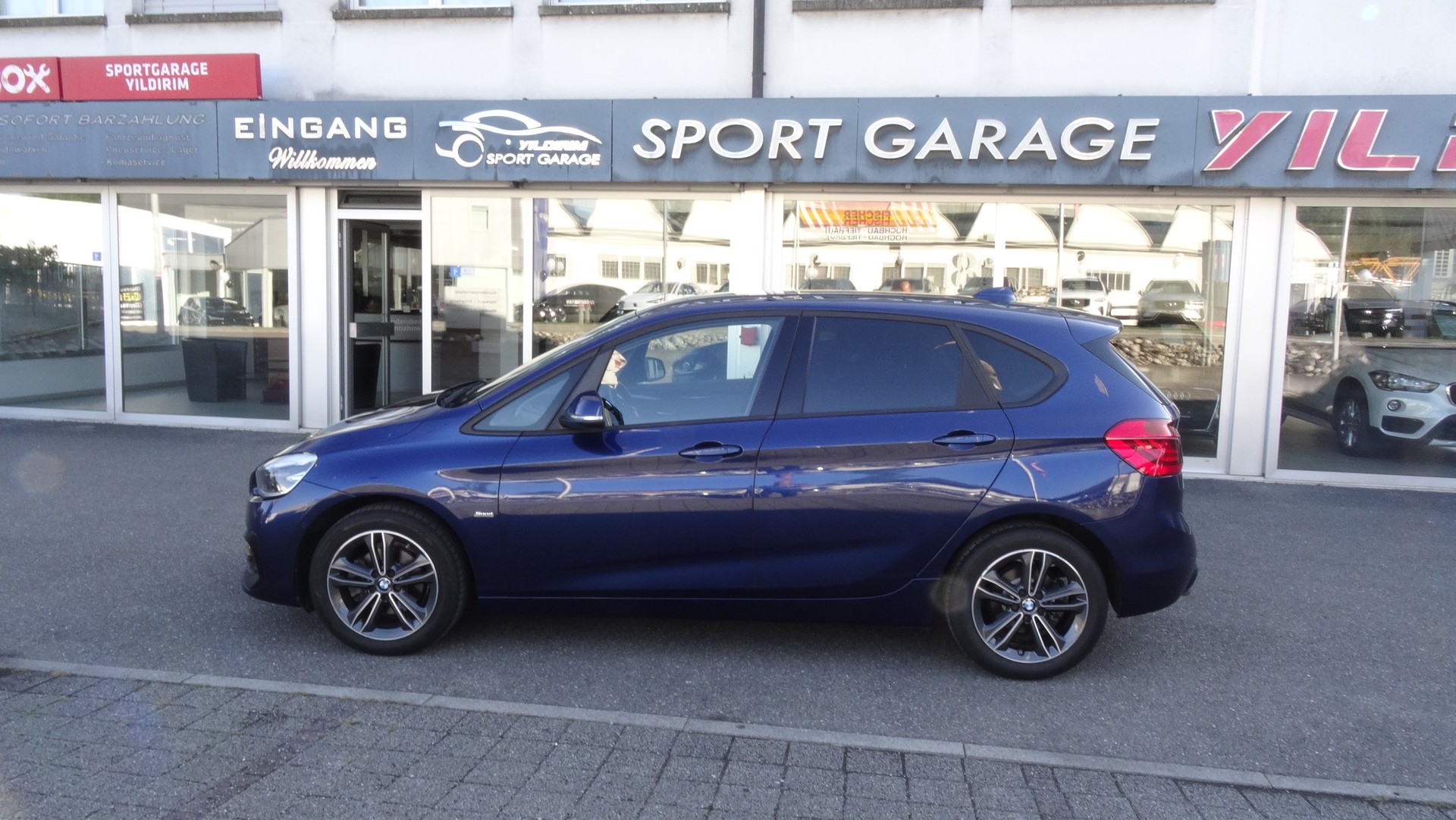 BMW 218i Active Tourer Sport Line-image-7
