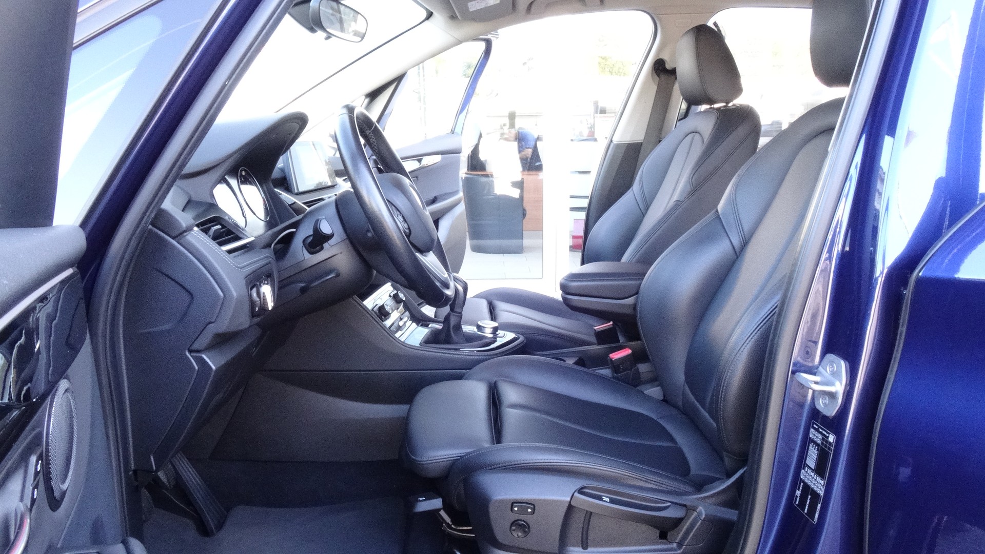 BMW 218i Active Tourer Sport Line-image-9