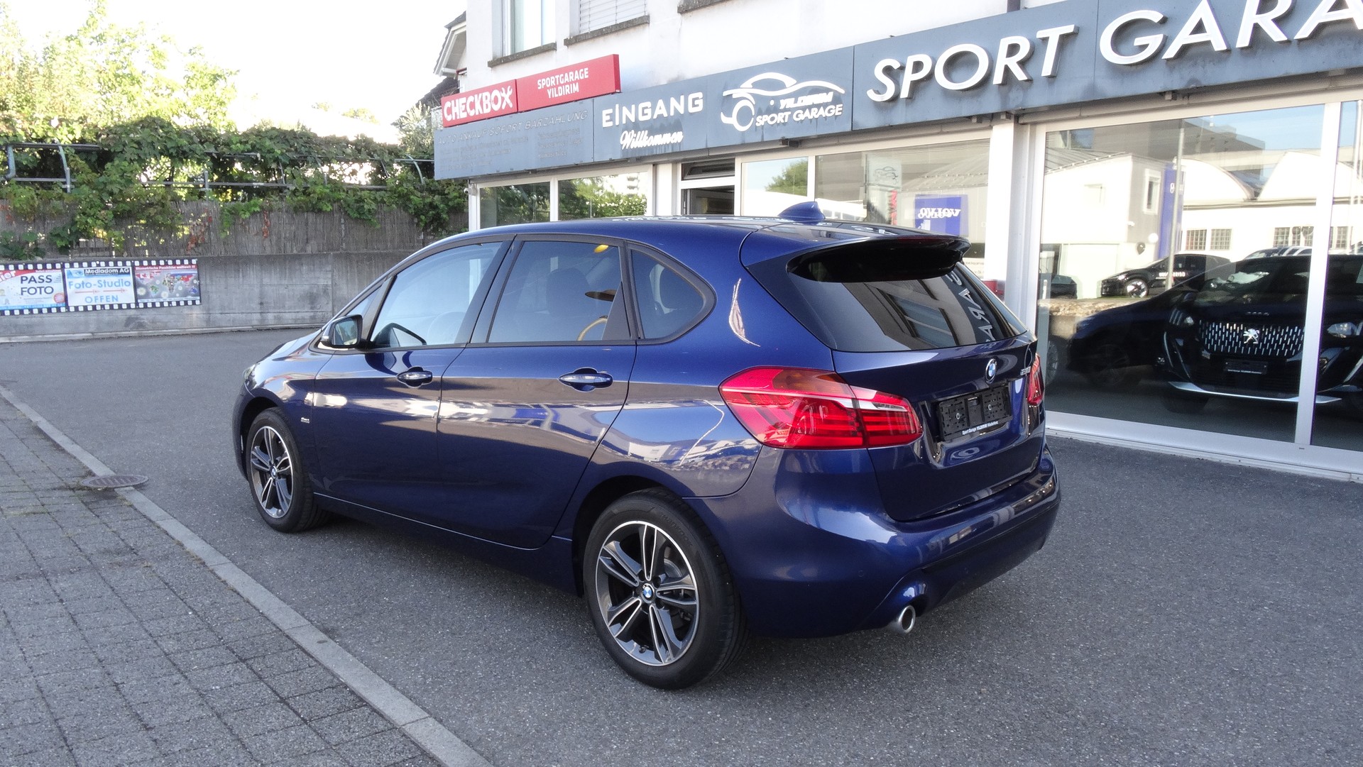 BMW 218i Active Tourer Sport Line-image-6