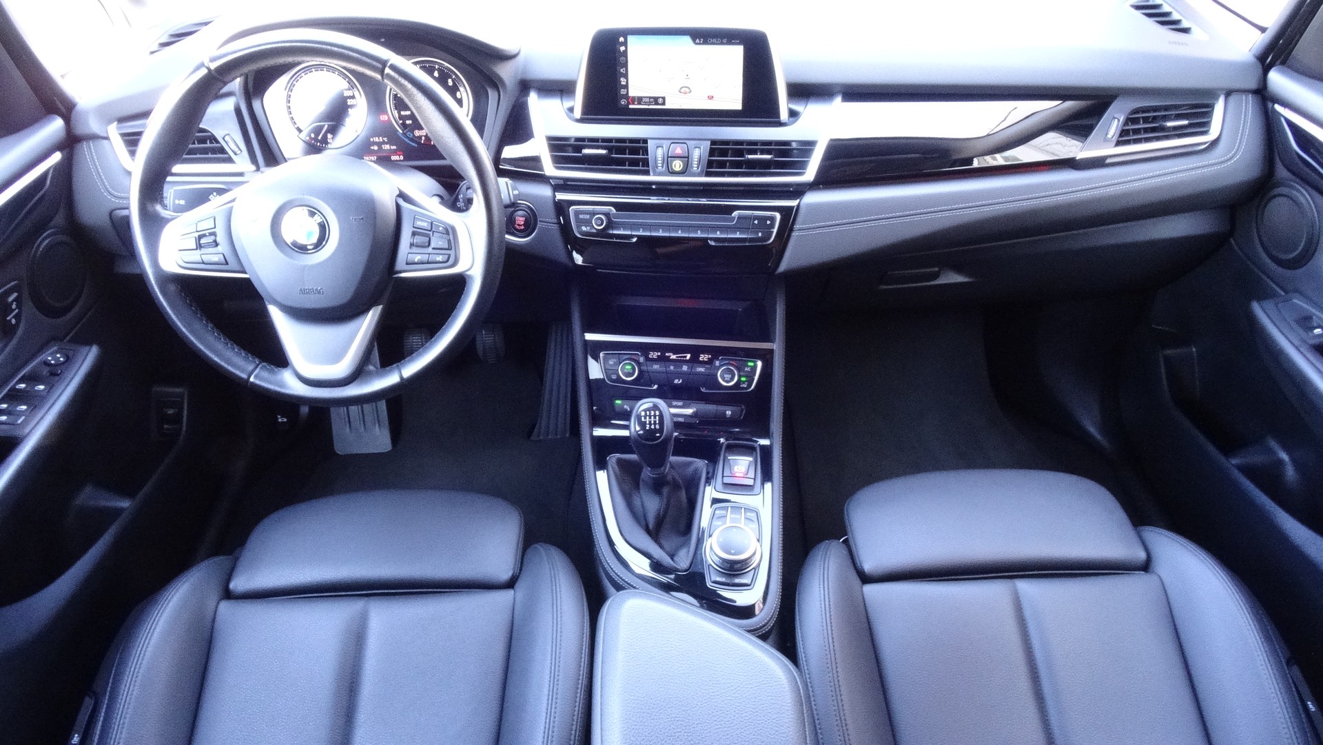 BMW 218i Active Tourer Sport Line-image-14
