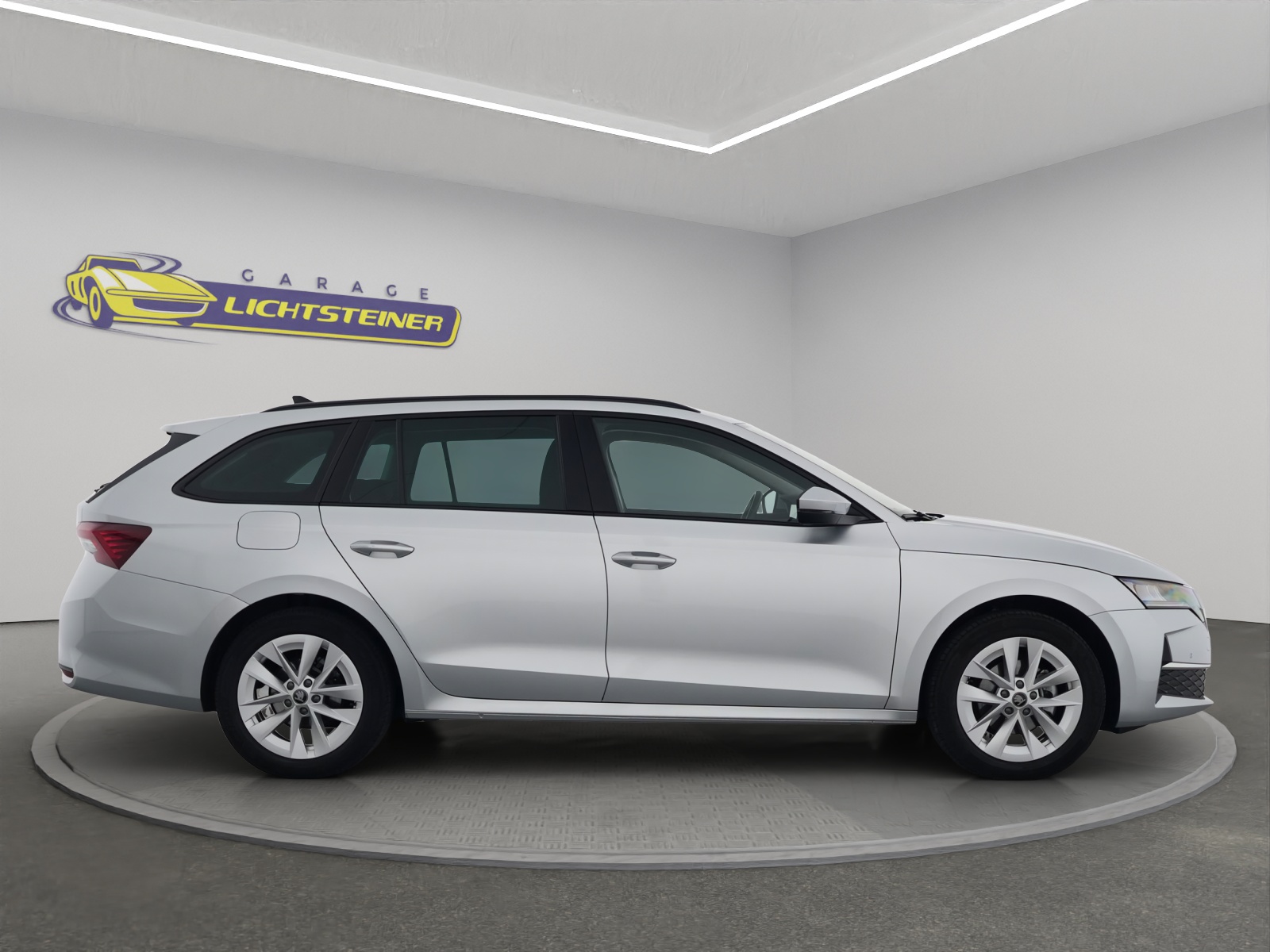 SKODA Octavia Combi 1.5 TSI mHEV DSG Selection-image-5