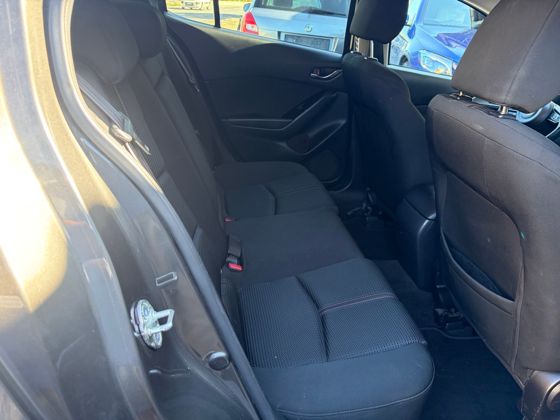 MAZDA 3 SKYACTIV-G 100 Ambition Plus-image-10