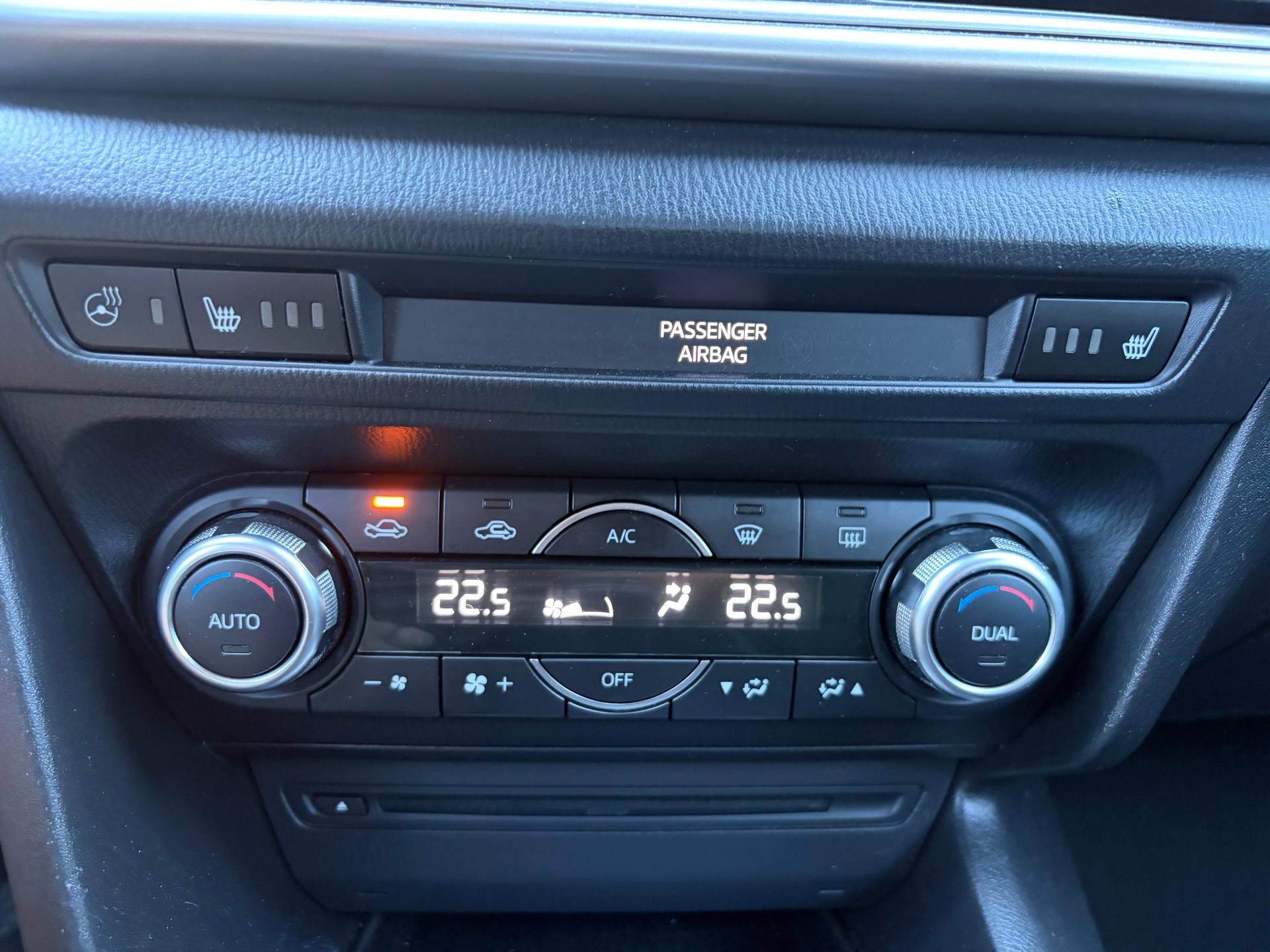 MAZDA 3 SKYACTIV-G 100 Ambition Plus-image-13